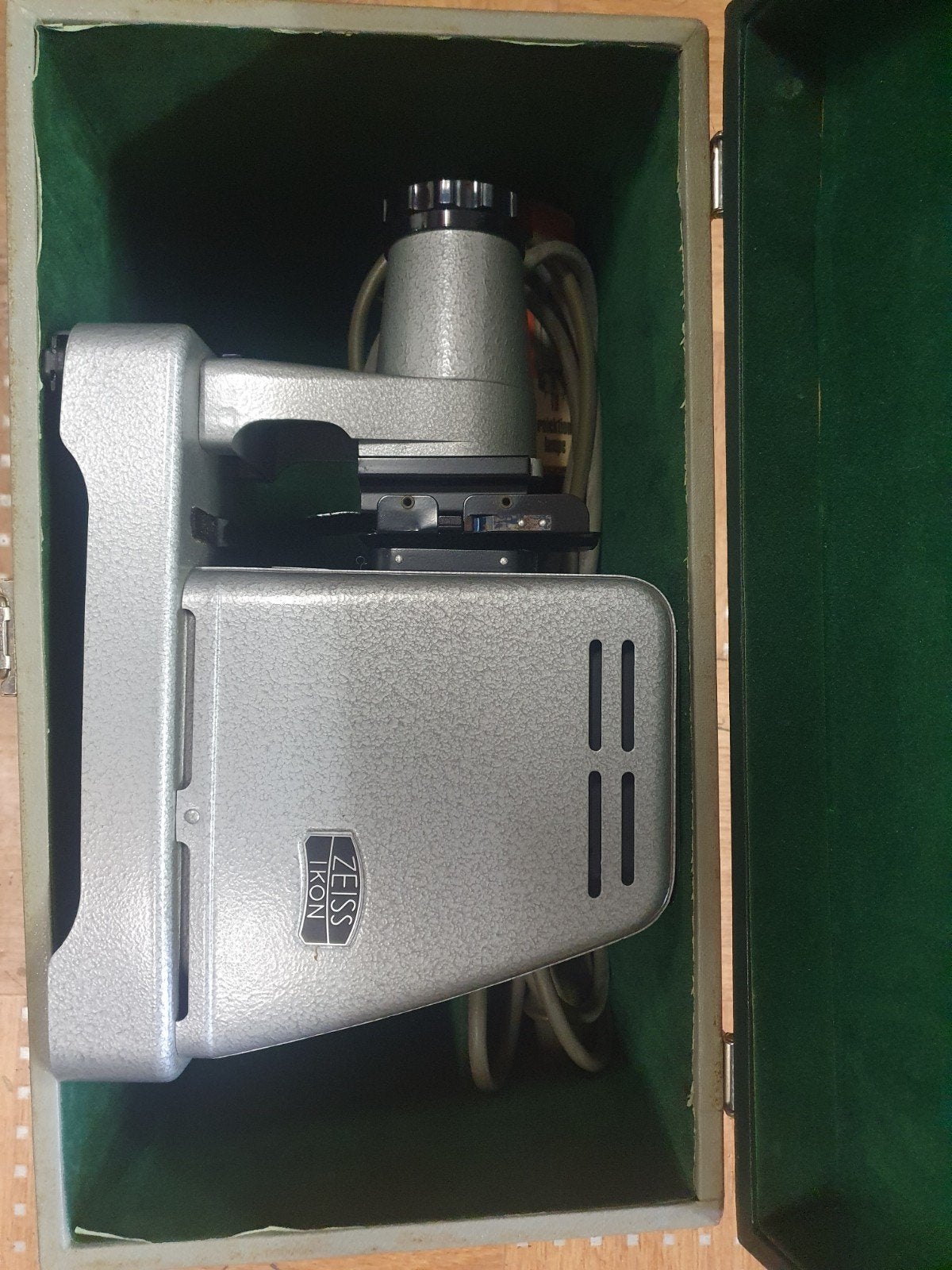 Zeis Ikon dia projector vintage, Ophalen