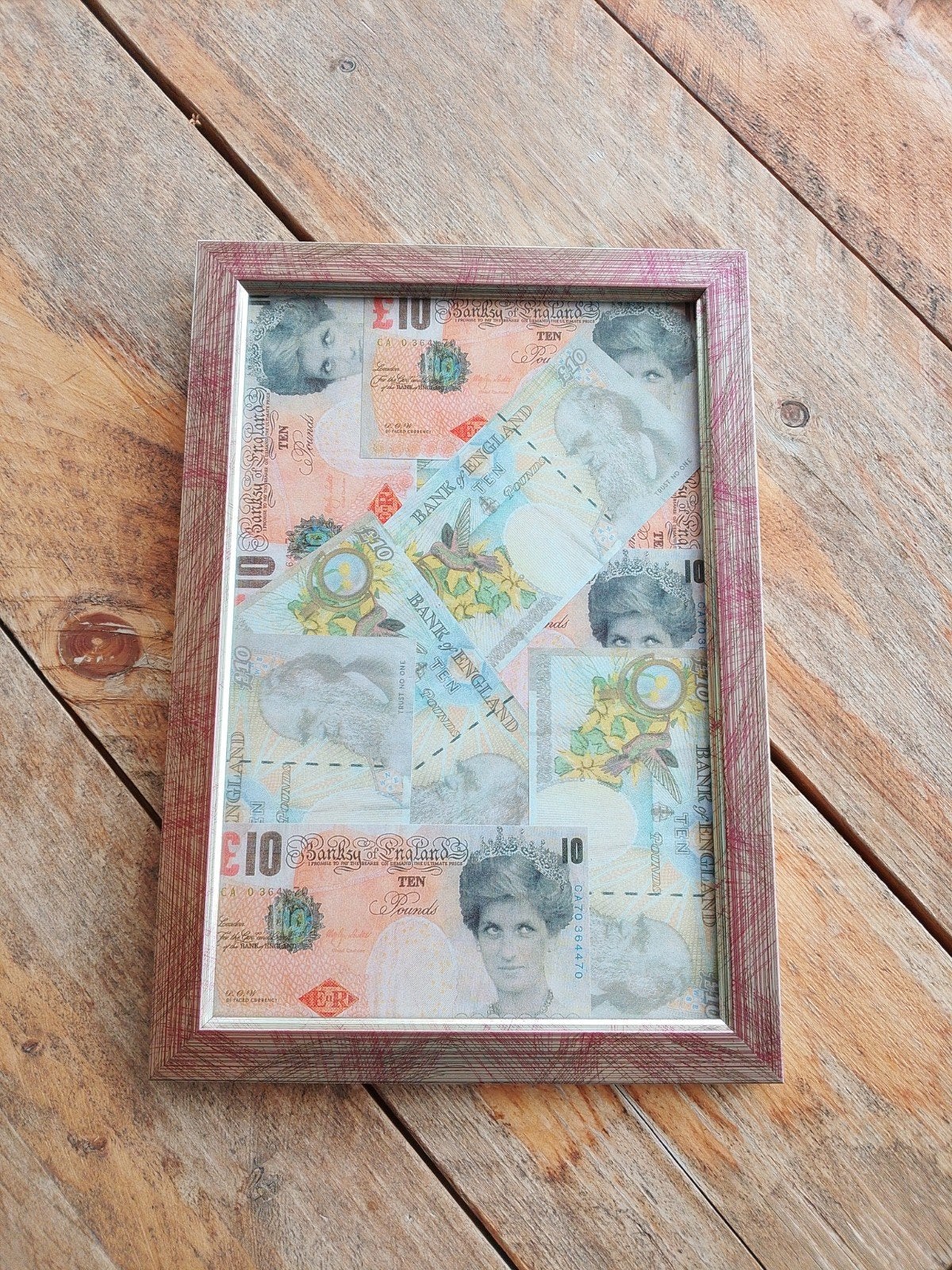 lady di tenner banksy..., Ophalen of Verzenden