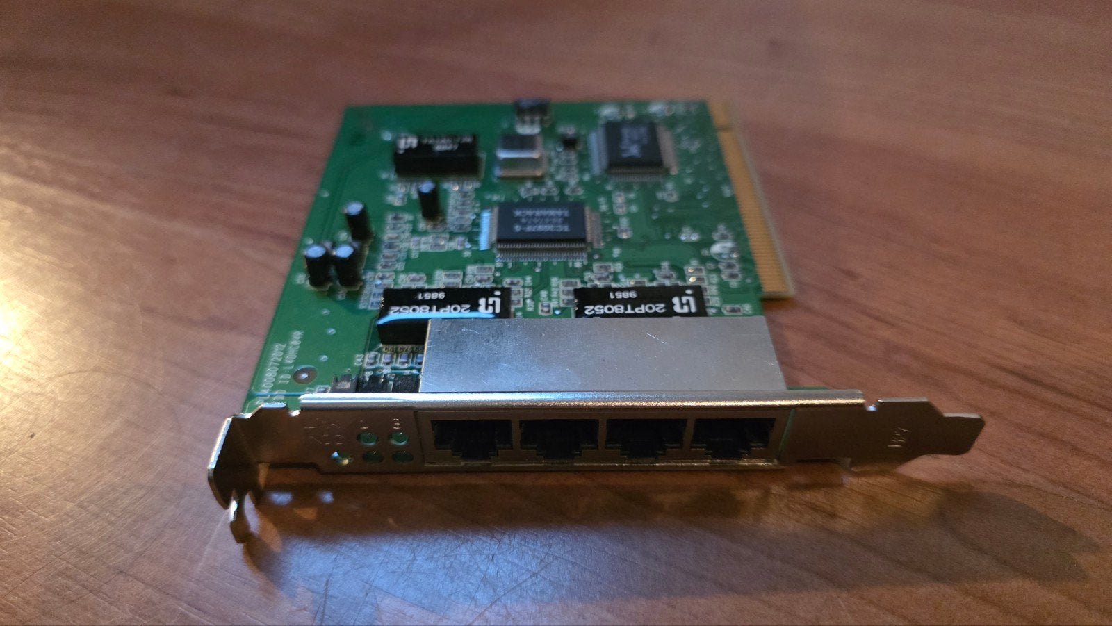 4poorts 10/100 PCI NIC (leuk exclusief ding), Ophalen of Verzenden