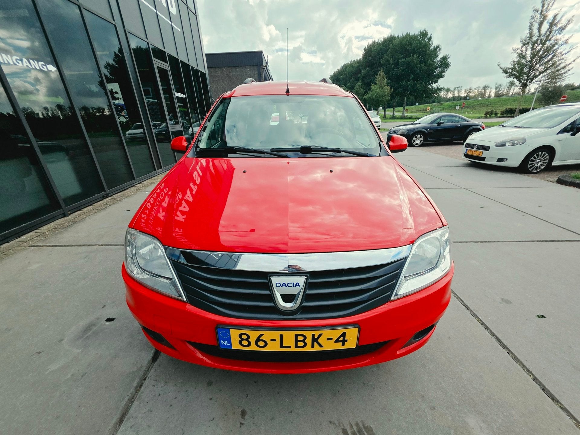 Dacia Logan MCV 1.6-16V Lauréate - Airco -, Auto's, Stof, Gebruikt, Zwart, 4 cilinders