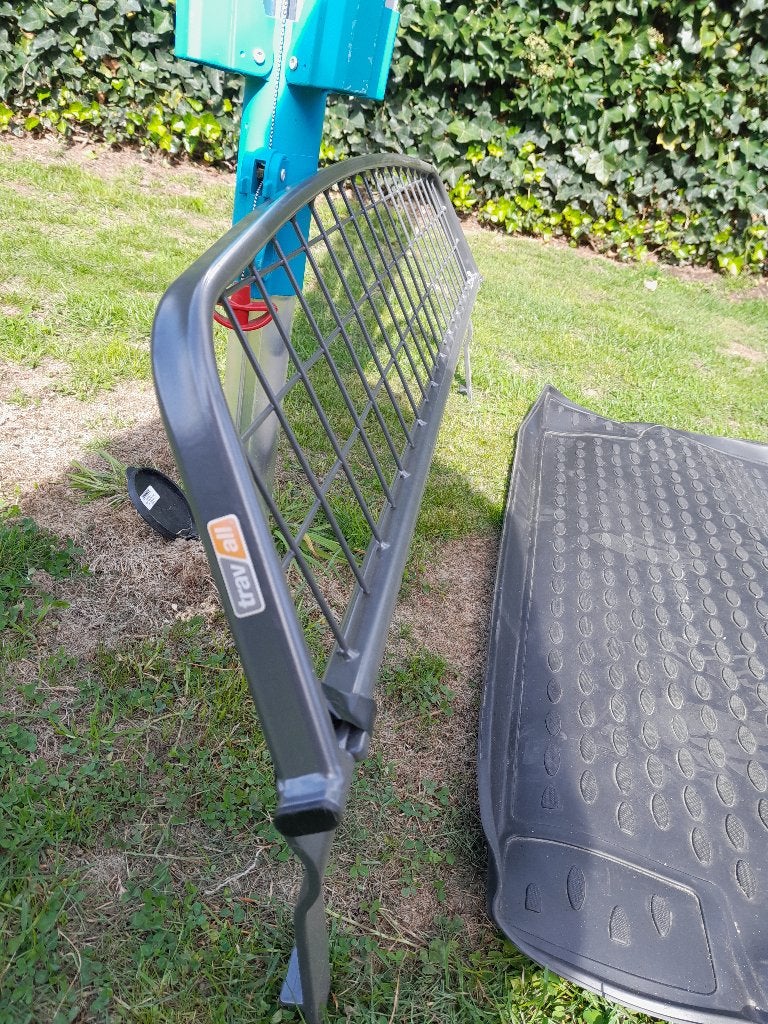 hondenrek en rubberen mat BMW f20/21, Dieren en Toebehoren, Overige merken, Ophalen, Gebruikt, Overige typen