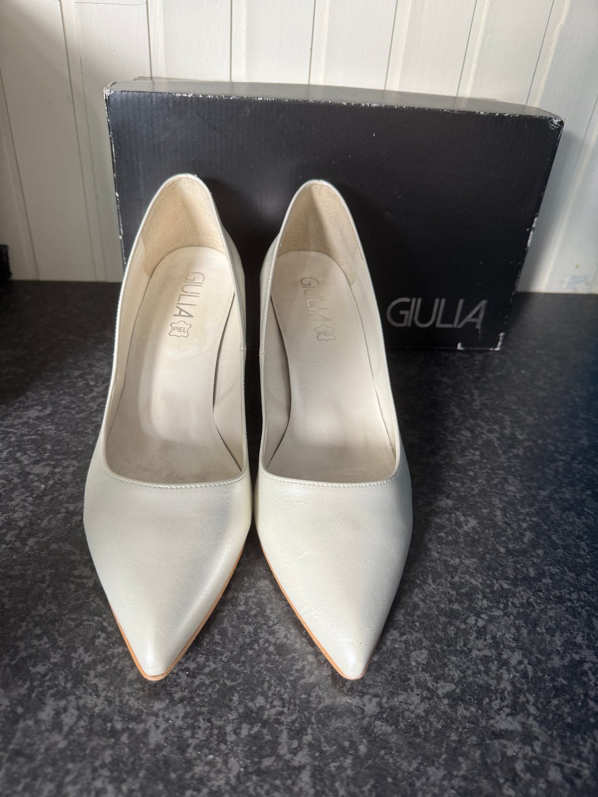 Giulia pumps - Maat 42 - Slechts 2 uur gedragen, Ophalen of Verzenden, Zo goed als nieuw, Pumps