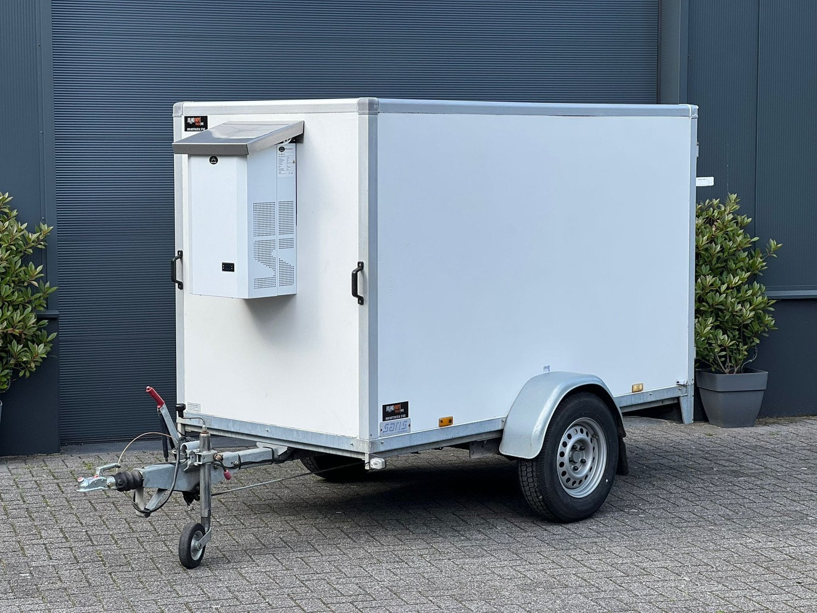 Koelwagen te huur - Feest, Catering, Evenement Huren Verhuur, Ophalen, Zo goed als nieuw