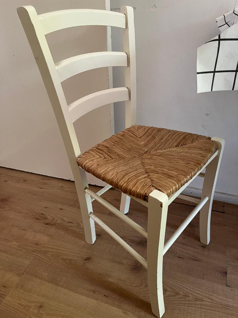 Chair wood white, Huis en Inrichting, 1 kruk, Ophalen, Zo goed als nieuw, 60 tot 90 cm