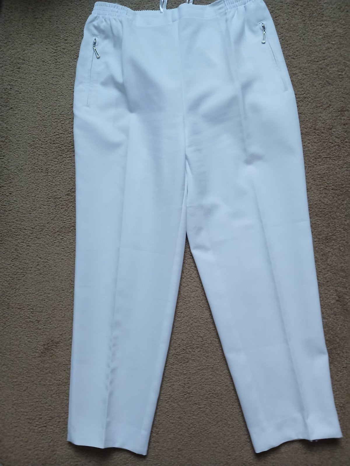 Nieuwe witte pantalon mt: 42, Kleding | Dames, Wit, Maat 42/44 (L), Nieuw, Ophalen of Verzenden