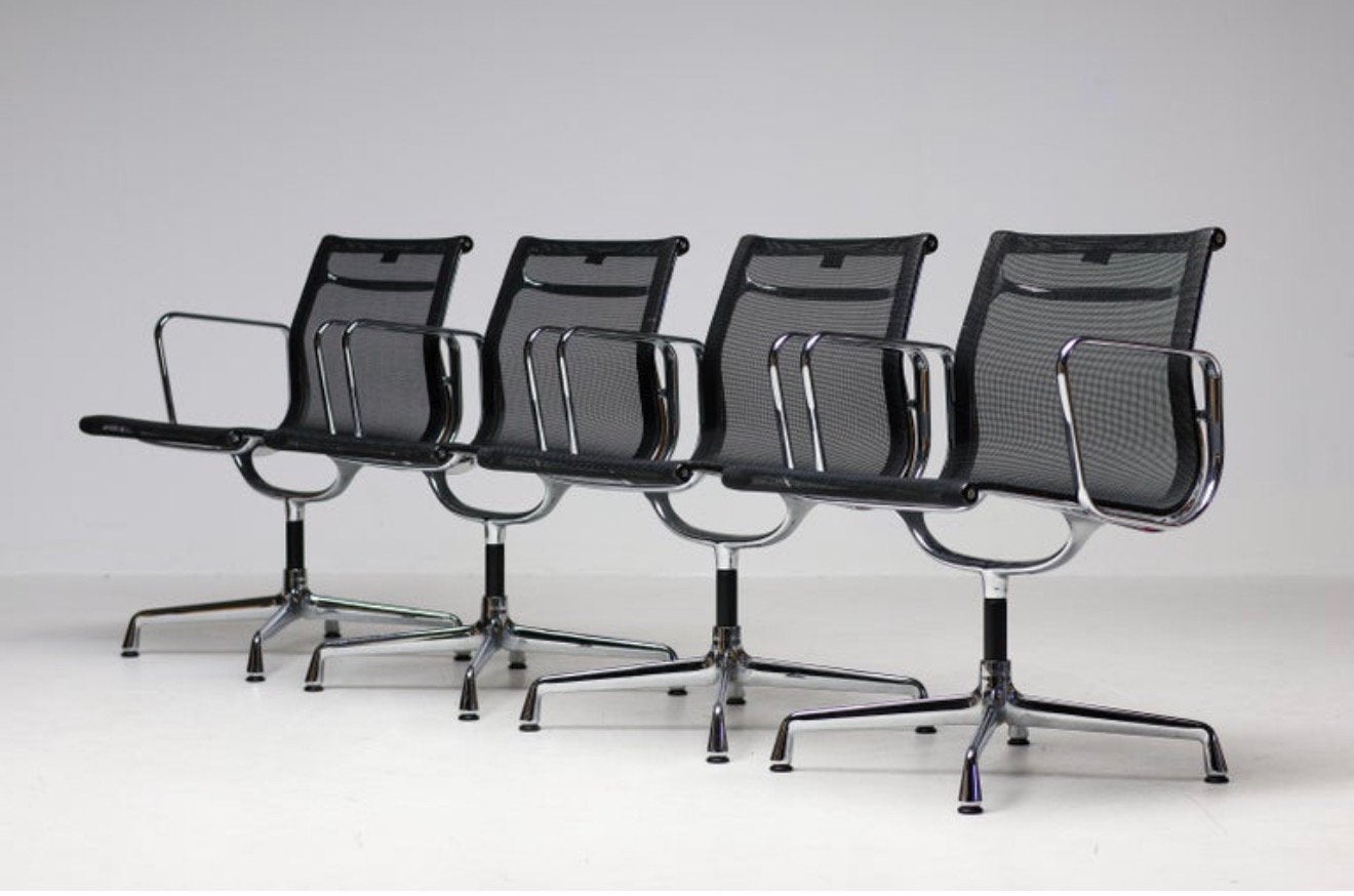 Set van 4 Vitra EA108 Netweave Swivel Conference Chairs, Ophalen, -, Zwart, -