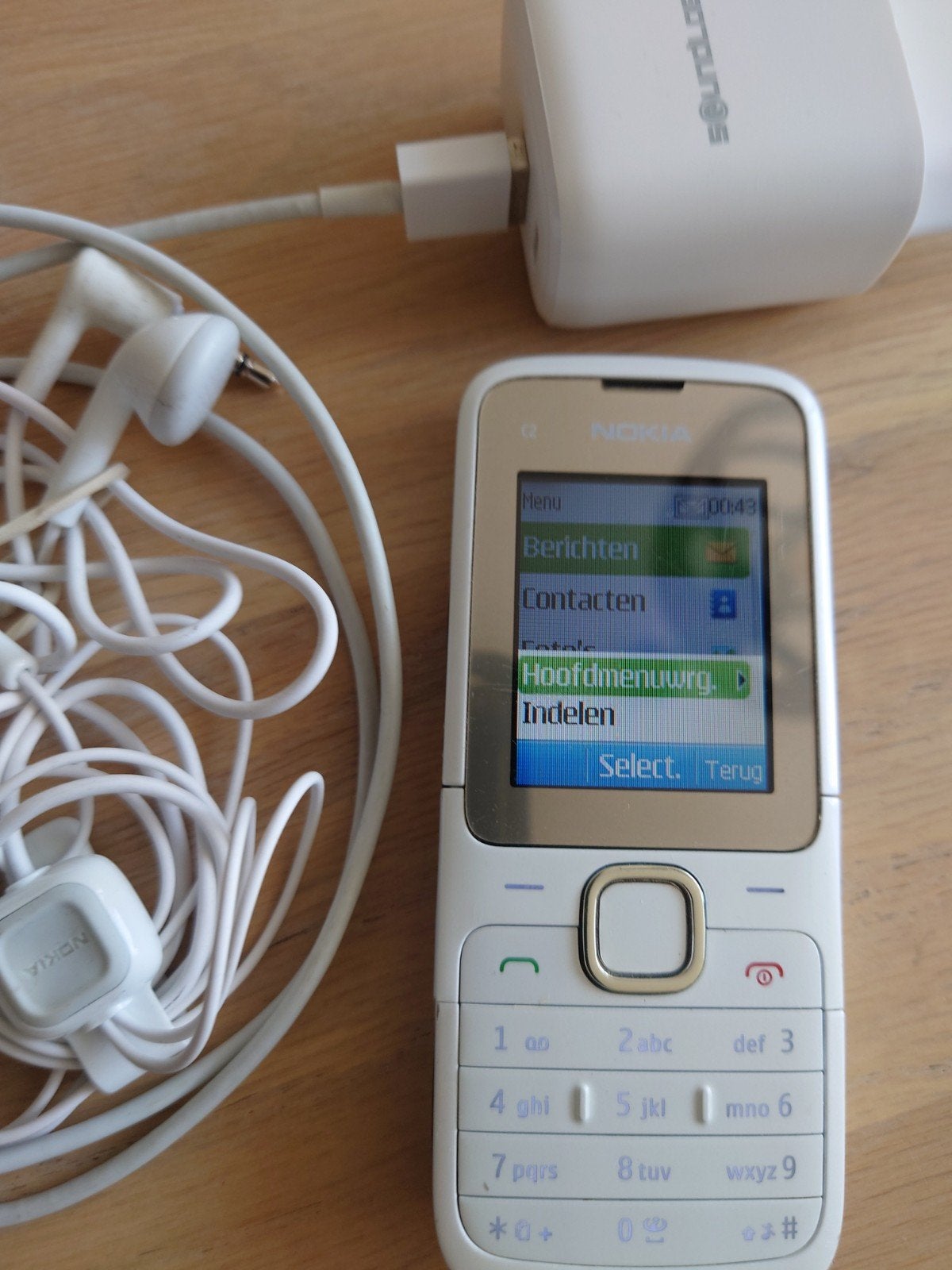 Oude maar goed werkend Nokia met 2 nieuwe accus, Audio, Tv en Foto, Mp3-spelers | Apple iPod, Gebruikt, Met radio, Ophalen of Verzenden