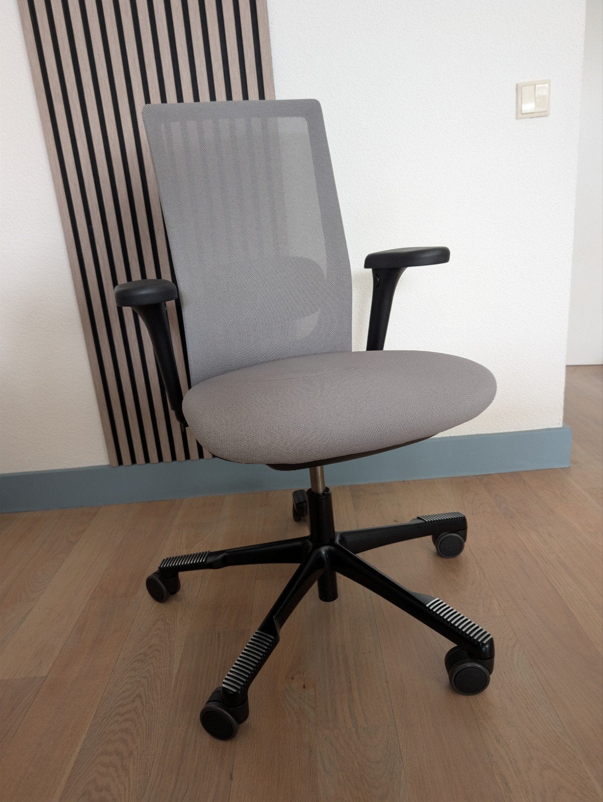 HÅG Futu 1100S Bureaustoel - Ergonomisch en Stijlvol, Huis en Inrichting, Ophalen of Verzenden, Ergonomisch, Zo goed als nieuw