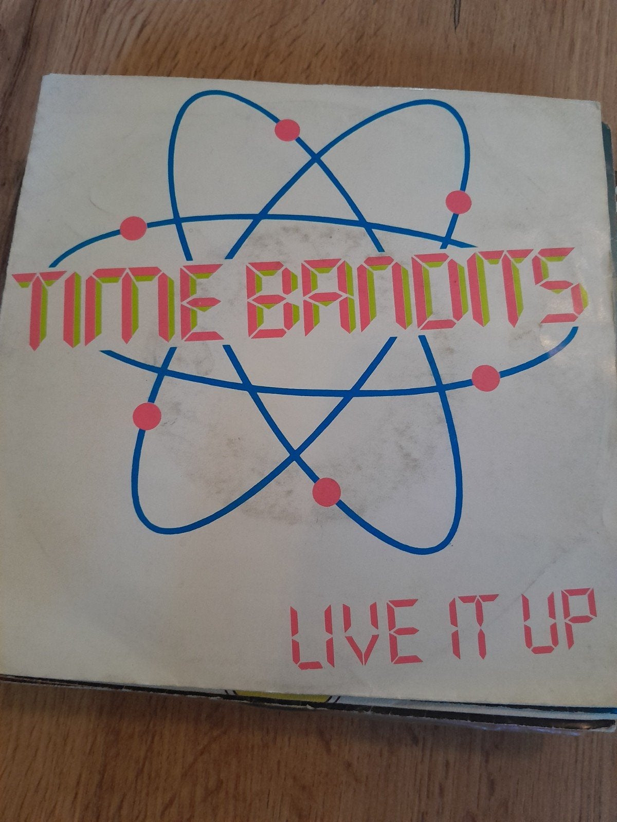Time bandits 7inch live it up, Ophalen of Verzenden, Zo goed als nieuw, Pop