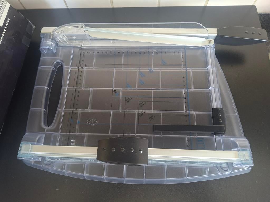 Papier snijmachine, Ophalen, Zo goed als nieuw