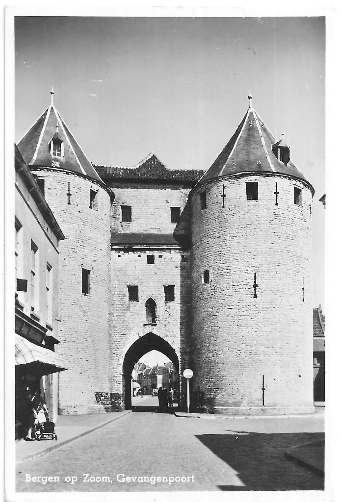 AK Bergen op Zoom - Gevangenpoort., Verzenden, 1940 tot 1960, Ongelopen, Noord-Brabant