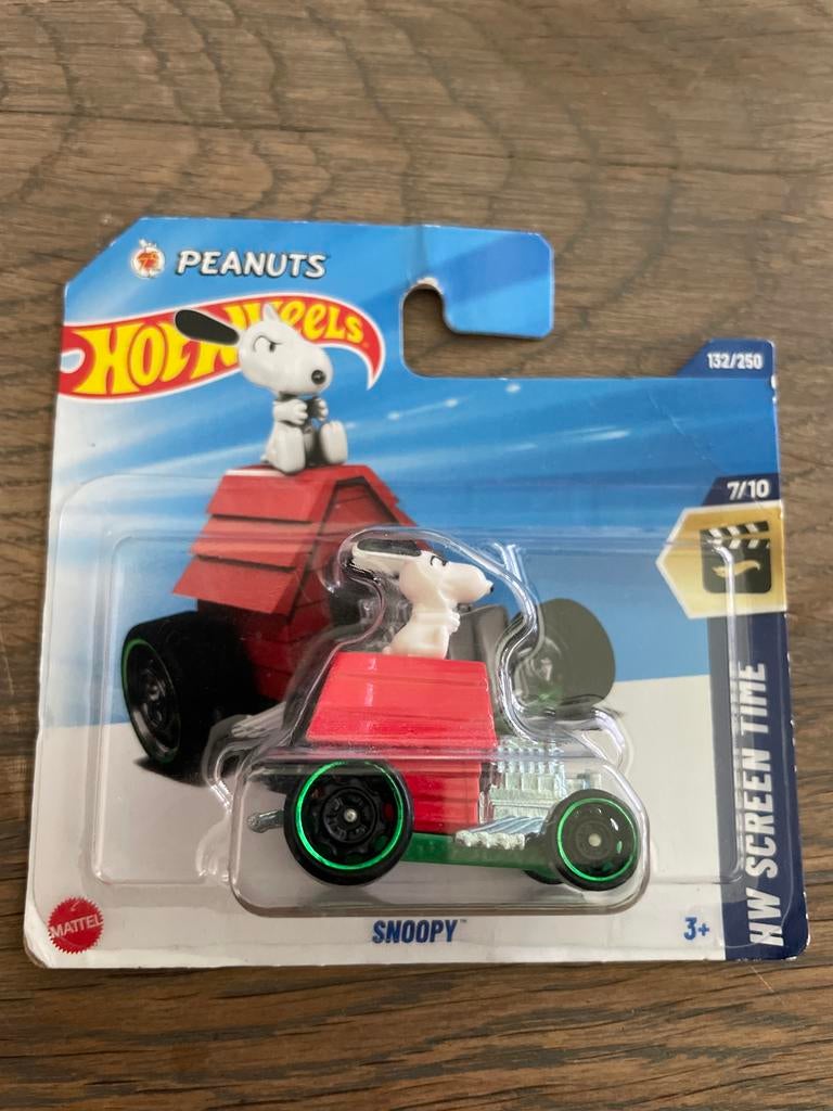Hot Wheels Peanuts Snoopy Doghouse Auto - Nieuw in verpakkin, Ophalen of Verzenden, Nieuw