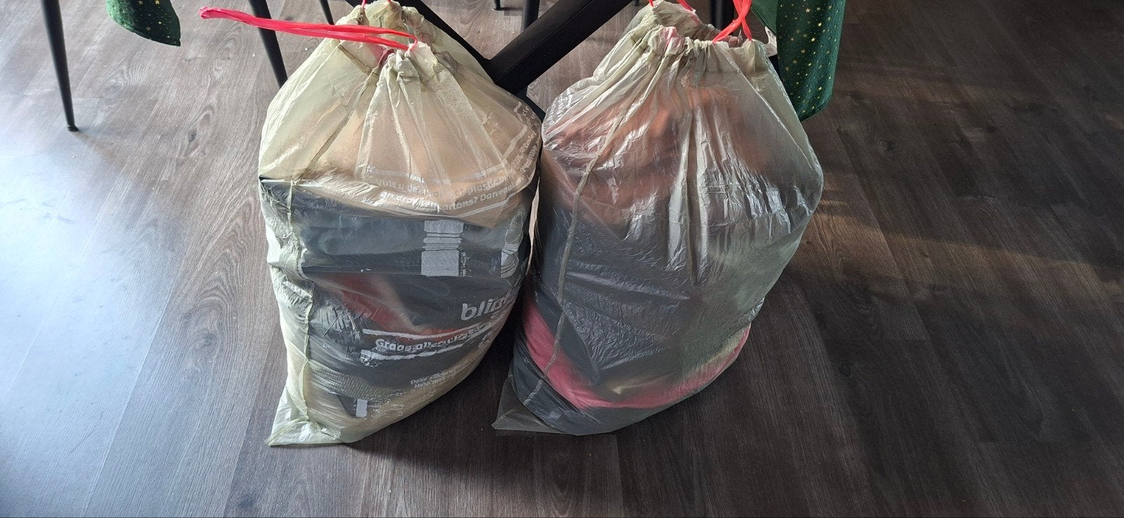 Twee zakken met dameskleding, Kleding | Dames, Ophalen, Gedragen, Maat 36 (S), Kort