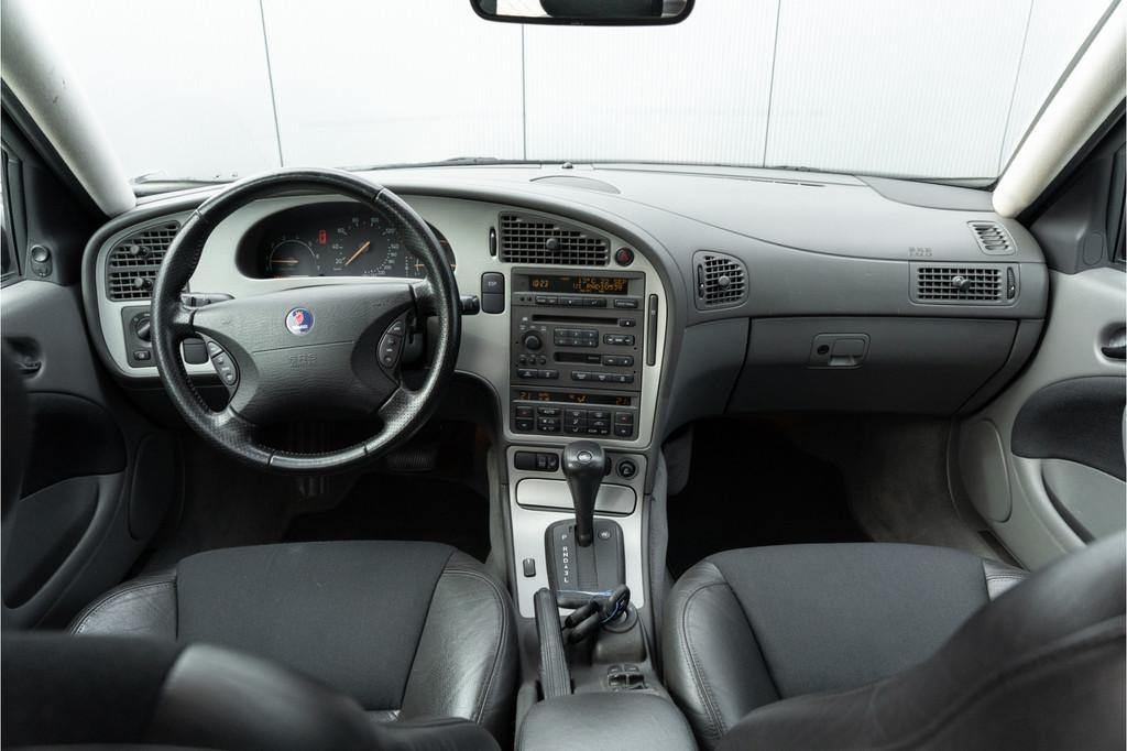 Saab 9-5 Estate 2.3 Turbo Aero | Nieuwe distributieketting, Auto's, 4 cilinders, Leder en Stof, 93 €/maand, Zilver of Grijs