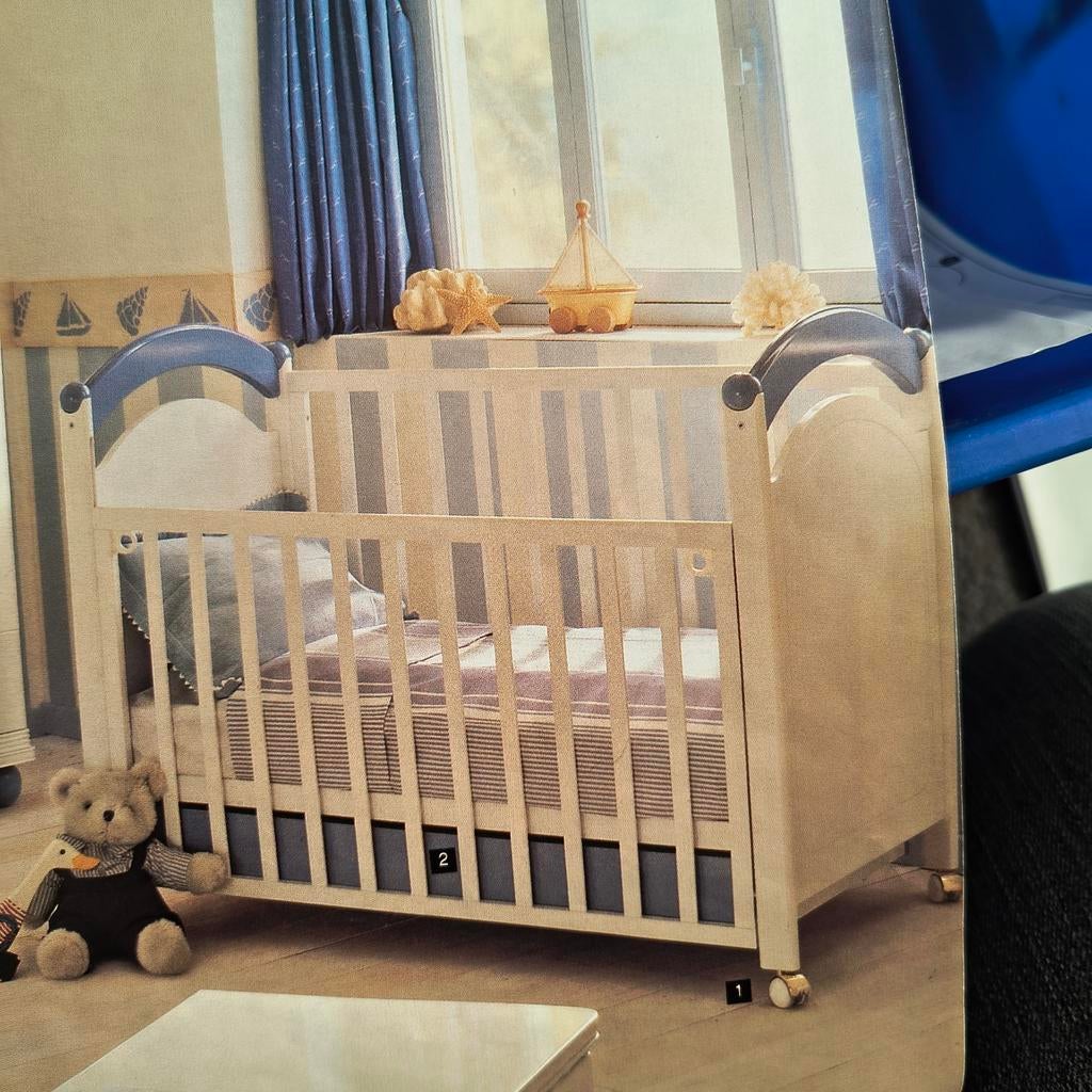 Babykamer: Ledikant, Commode en wandplank, Ophalen, Gebruikt, Ledikant
