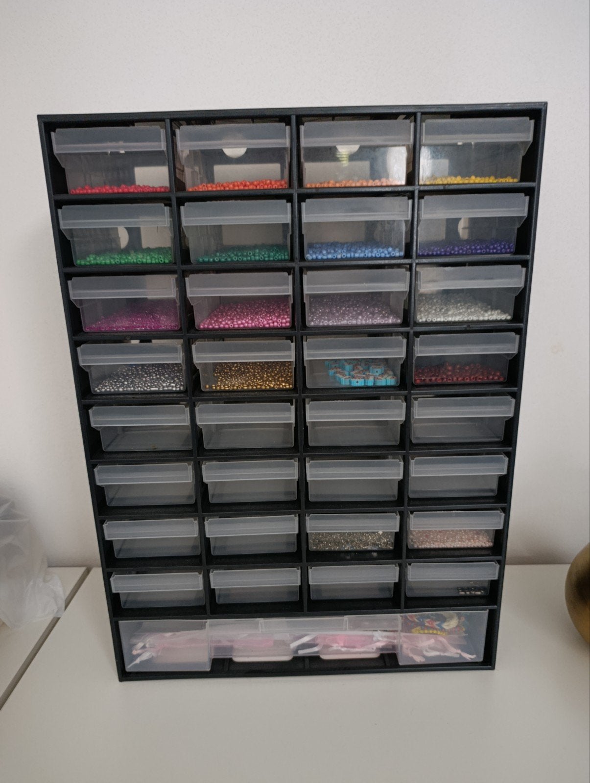 Kralenset 2 kastjes, Hobby en Vrije tijd, Kralen en Sieraden maken, Ophalen, Kraal