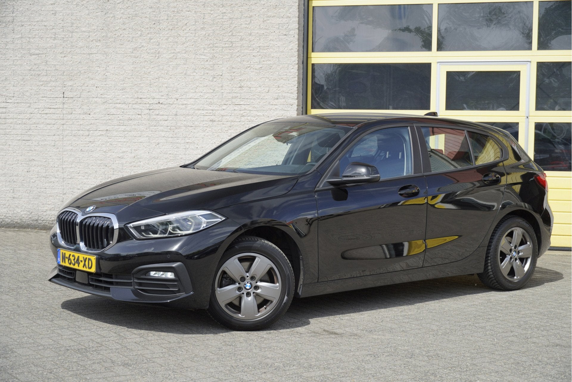 BMW 1 Serie 118i Automaat! 5drs Business Edition BJ2022 Lmv, Dealer onderhouden, Gebruikt, Zwart, Origineel Nederlands