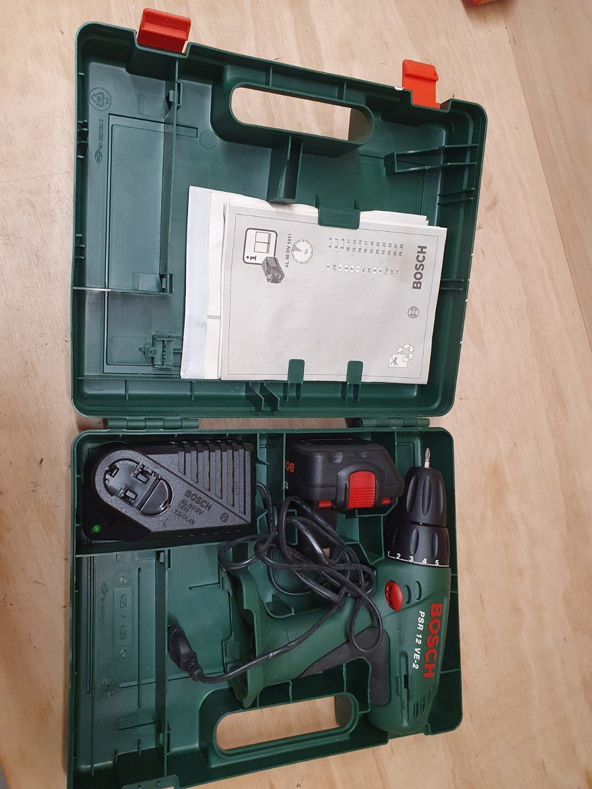 Foto 4 van accuboormachine nieuw accu defect