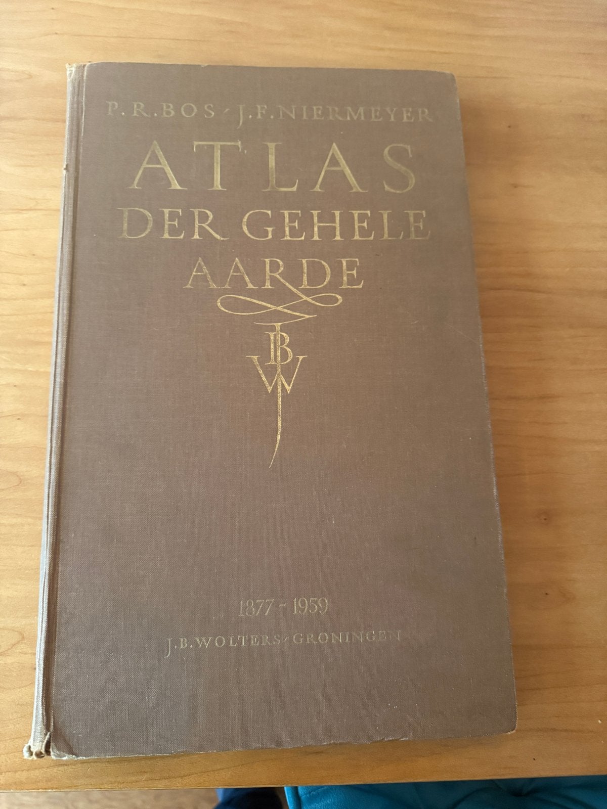 Bos-Niermeyer Schoolatlas der Gehele Aarde 1959, Boeken, Gelezen, Bosatlas, Ophalen of Verzenden, 1800 tot 2000