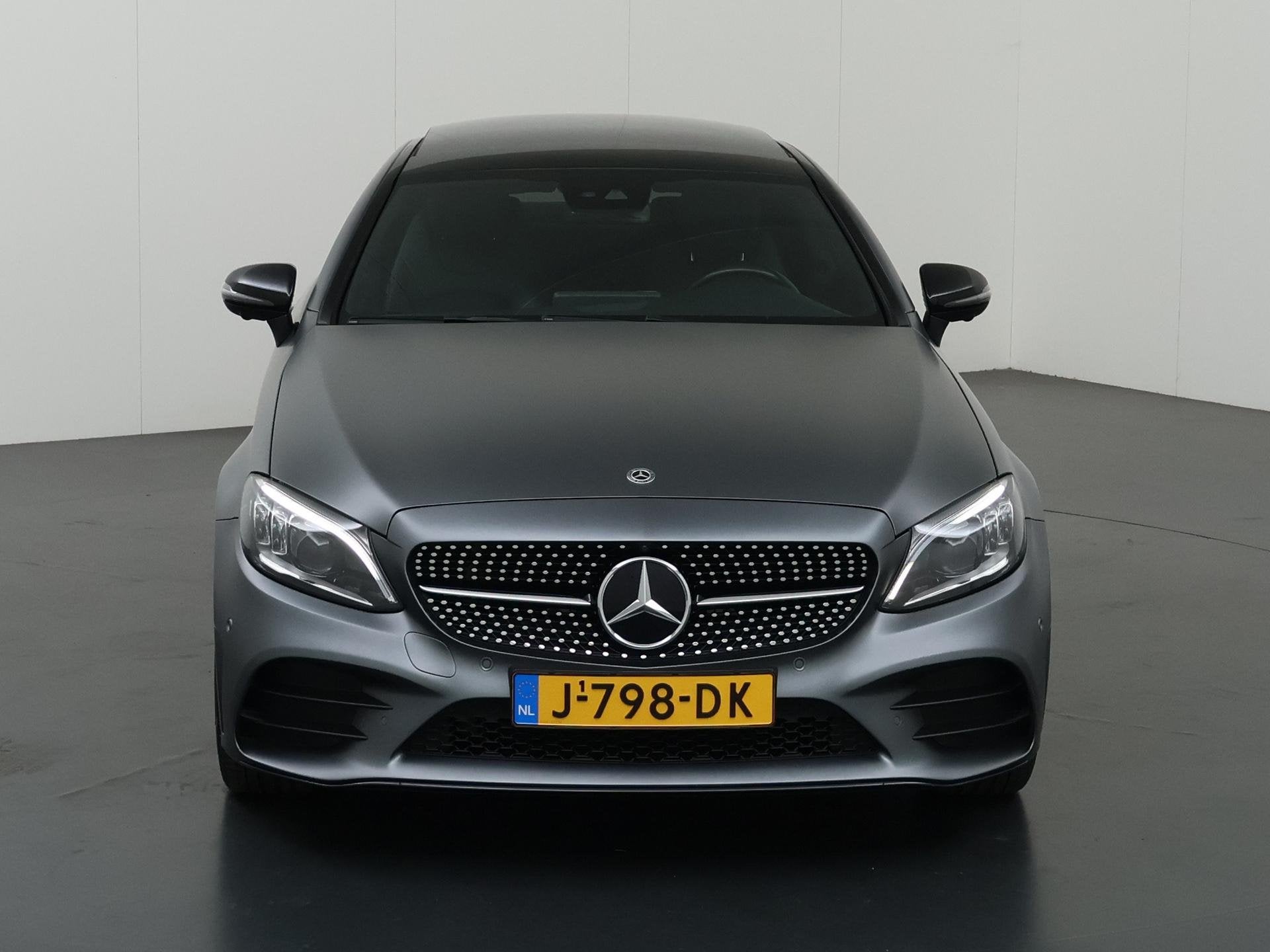 Mercedes-Benz C-klasse Coupé 180 Premium Plus Pack | AMG |, Auto's, Dealer onderhouden, Euro 6, 4 stoelen, Leder en Stof