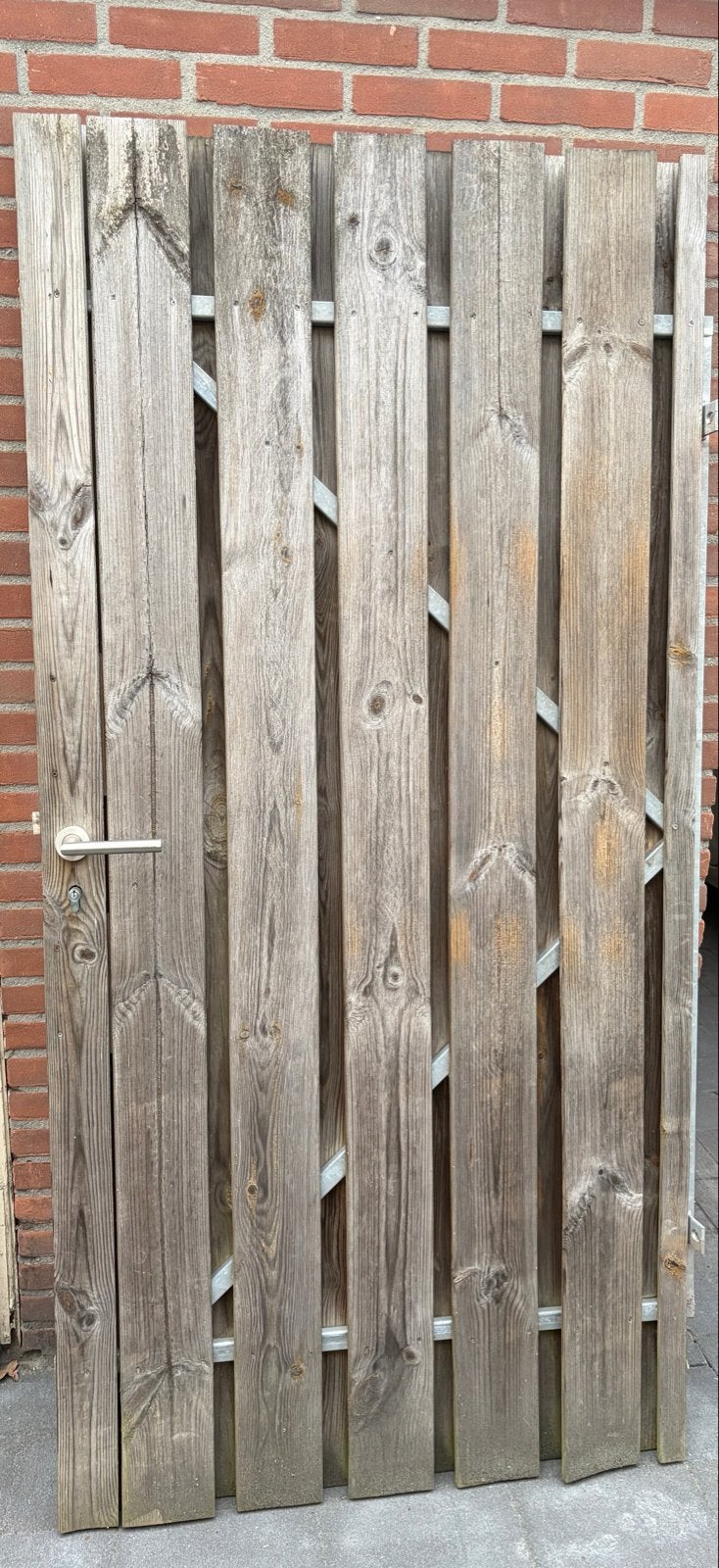 Houten tuinpoort met metalen frame en klink, Tuin en Terras, Schuttingen, Ophalen, Minder dan 3 meter, Hout, 1 tot 2 meter