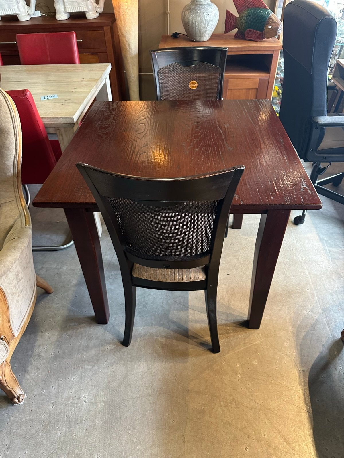 Vierkante tafel 90cm x 90cm met 2 stoelen