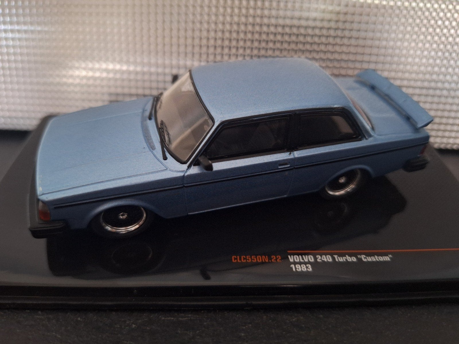 Volvo 240 Turbo Custom 1983 Schaal 1:43, Hobby en Vrije tijd, Modelauto's | 1:43, Overige merken, IXO, IXO, Nieuw
