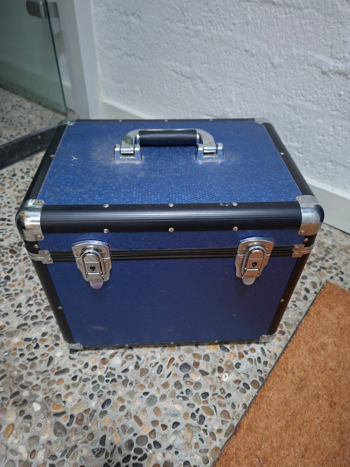 blauwe poetskist met glitters en inhoud, Ophalen