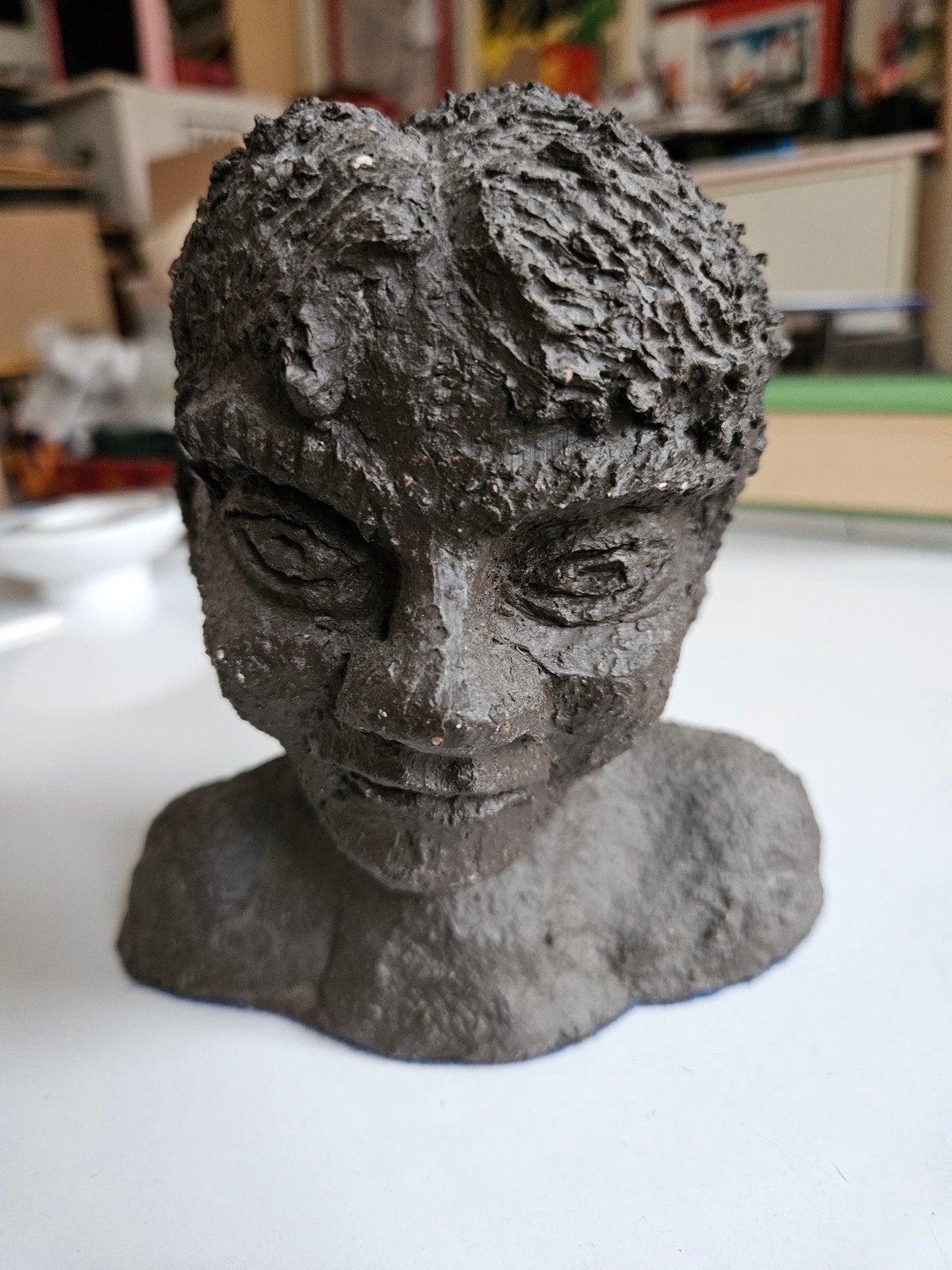 Trol: massief aardenwerk beeld gesigneerd Theo, ca. 1979, Overige onderwerpen, Minder dan 20 cm, Handgemaakt, Ophalen of Verzenden