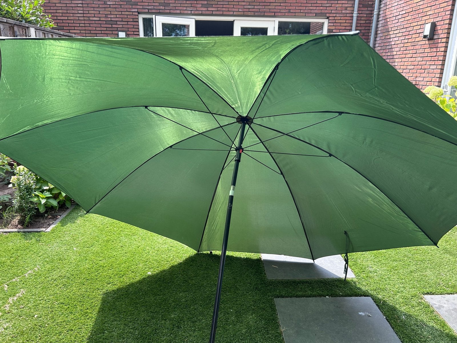 Grote groene parasol / paparplu voor vissers, Ophalen of Verzenden, Gebruikt, Groen