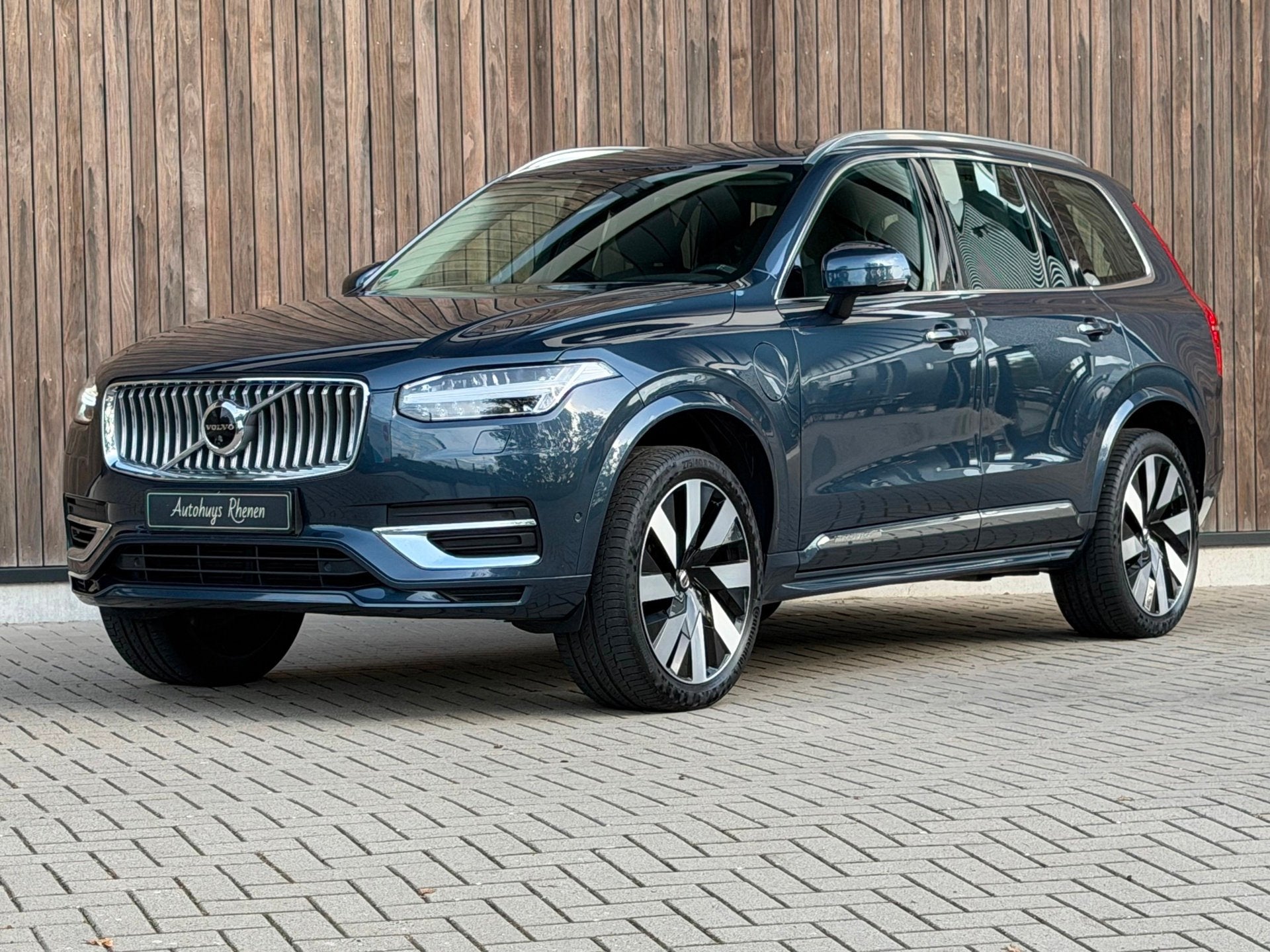 Volvo XC90 2.0 T8 Recharge AWD Plus Bright / Trekhaak / Memo, Dealer onderhouden, Gebruikt, 4 cilinders, 1969 cc