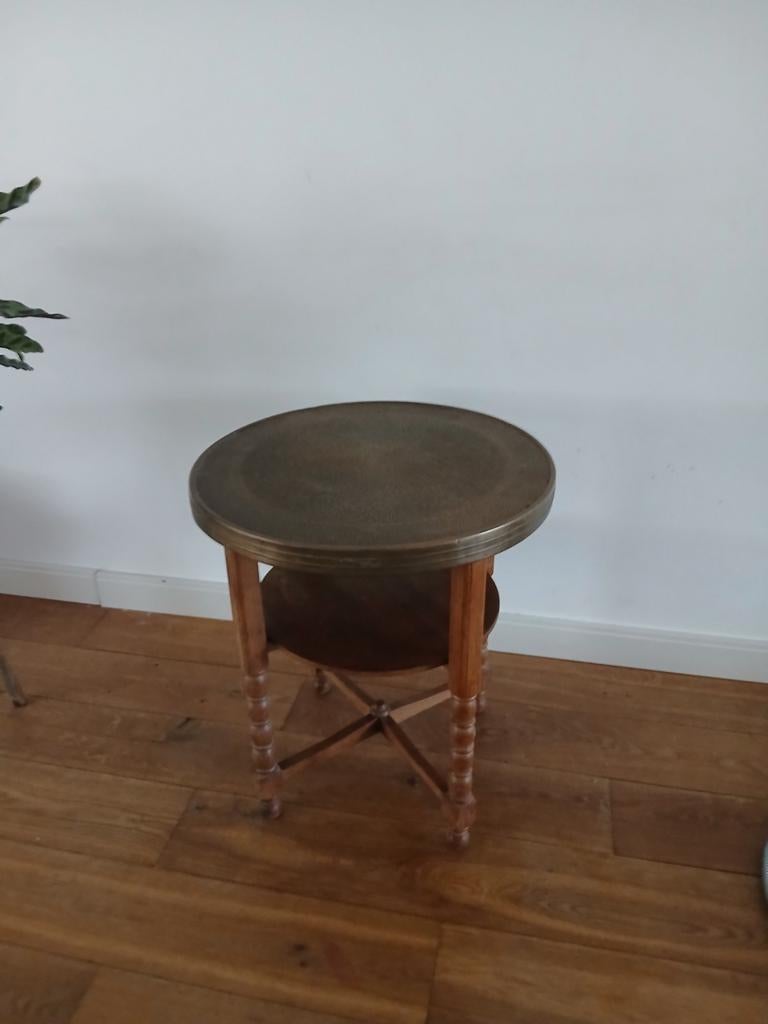 Vintage bijzettafel met messing blad, Huis en Inrichting, Tafels | Bijzettafels, Minder dan 55 cm, Gebruikt, Hout, Ophalen