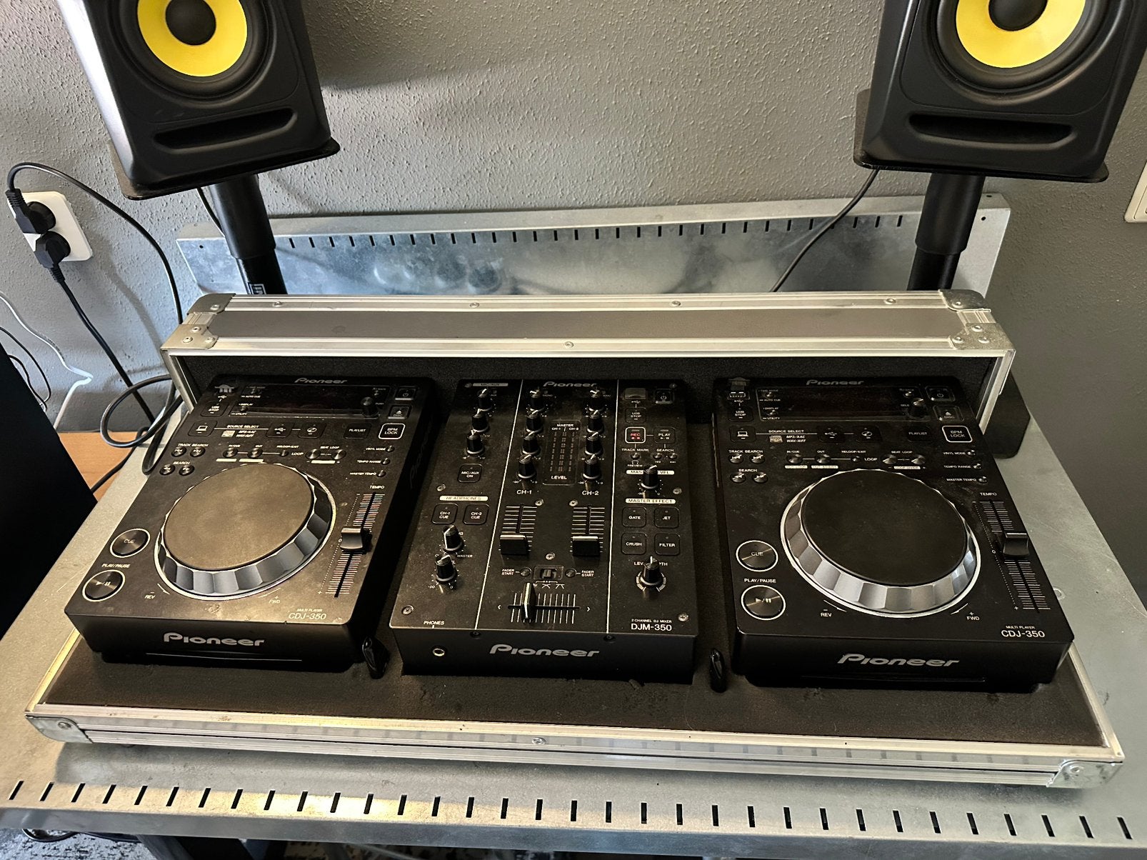 Pioneer DJ-set: CDJ-350 spelers en DJM-350 mixer met flightc, Muziek en Instrumenten, Ophalen of Verzenden, Gebruikt, Dj-set, Pioneer