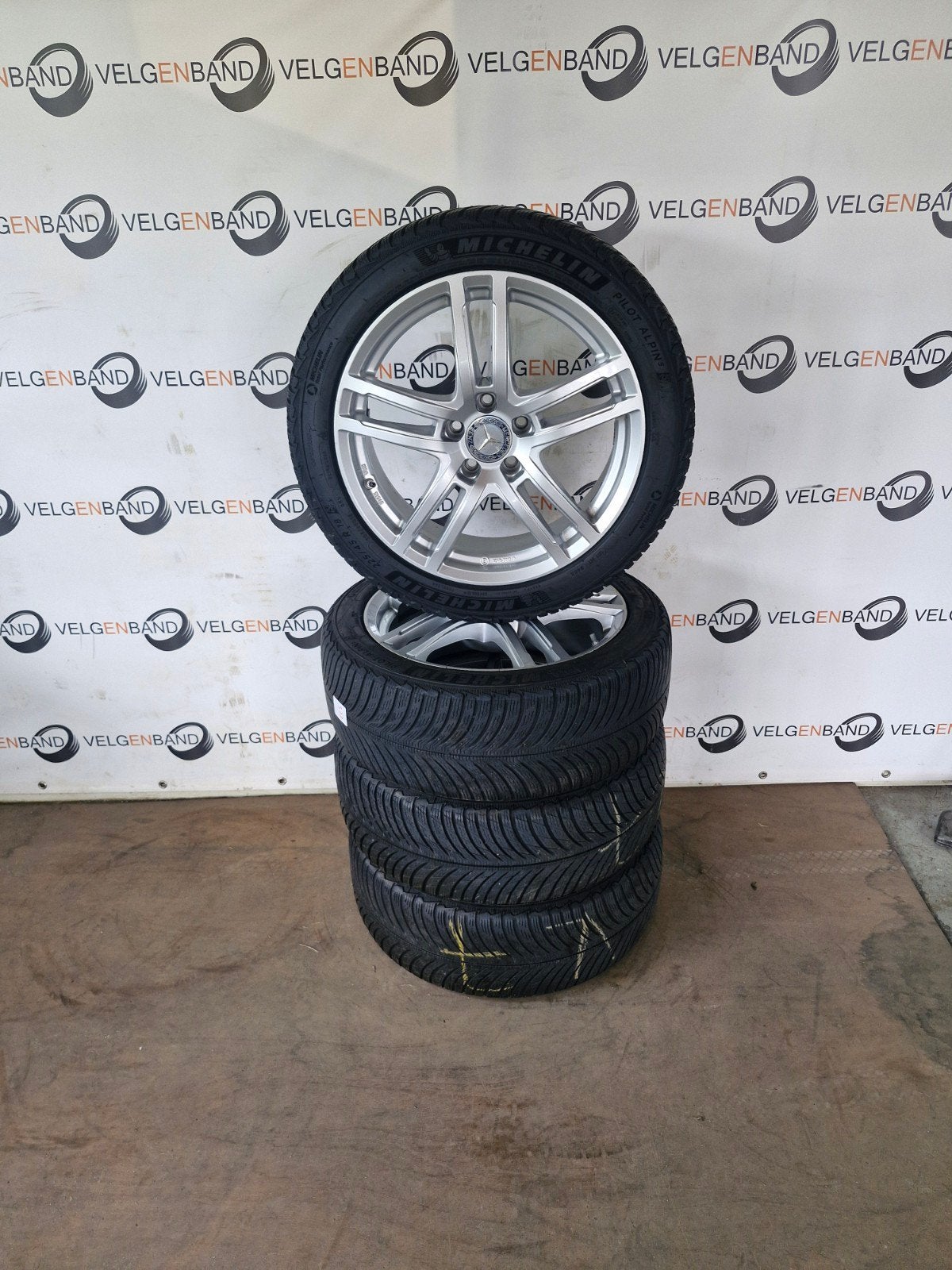 Winterset Mercedes C klasse 225 45 18 5x112 66.5 winterband, 18 inch, Gebruikt, Dezent, .