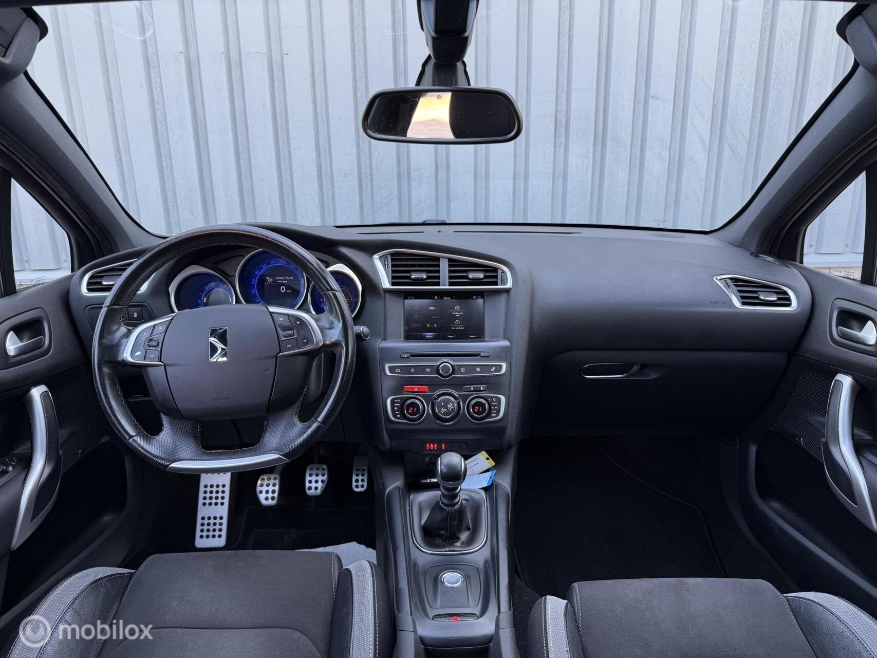DS 4 1.2 Performance Line | Alcantara | Massage | DENON, Auto's, 1199 cc, Bedrijf, Handgeschakeld, Zilver of Grijs