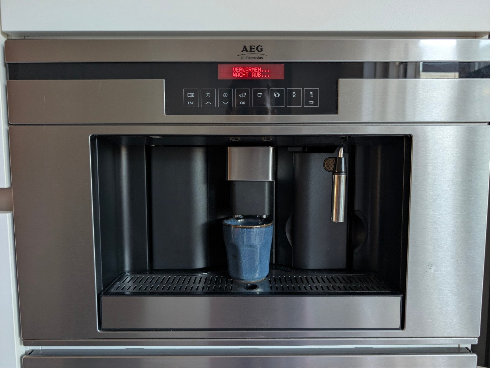 ​AEG Electrolux Inbouw Inbouw Koffiemachine / Volautomaat, Ophalen, Gebruikt, Koffiemachine, Afneembaar waterreservoir