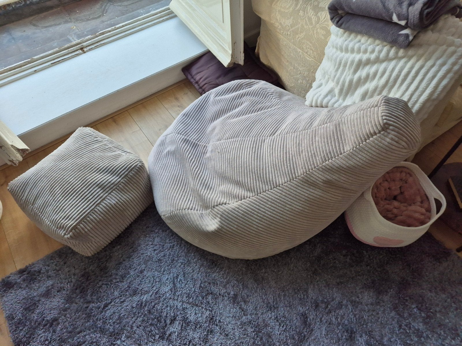 Cord Bean Bag with Matching Footstool - zitzak en hocker, Ophalen, Zo goed als nieuw