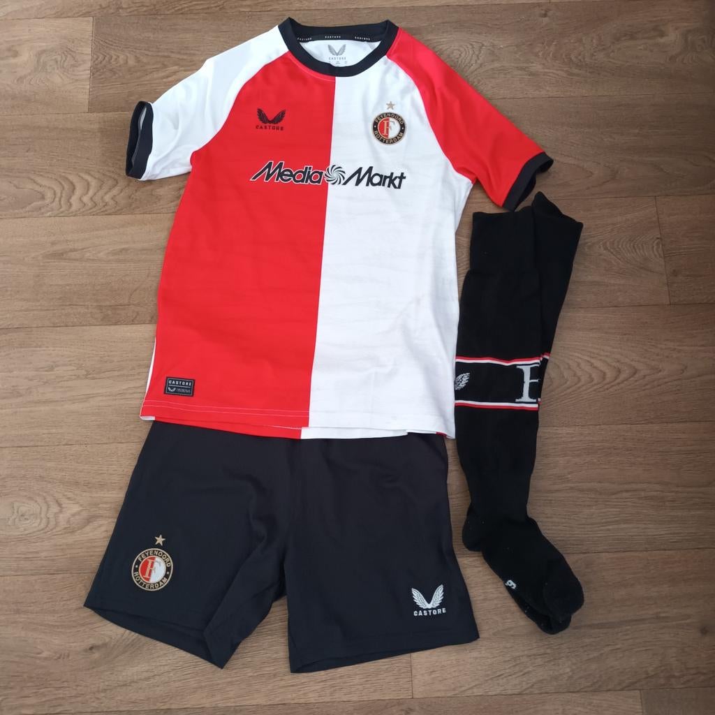 Feyenoord thuistenue maat 164 met sokken maat 39-42, Castore, Jongen of Meisje, Ophalen of Verzenden, Zo goed als nieuw