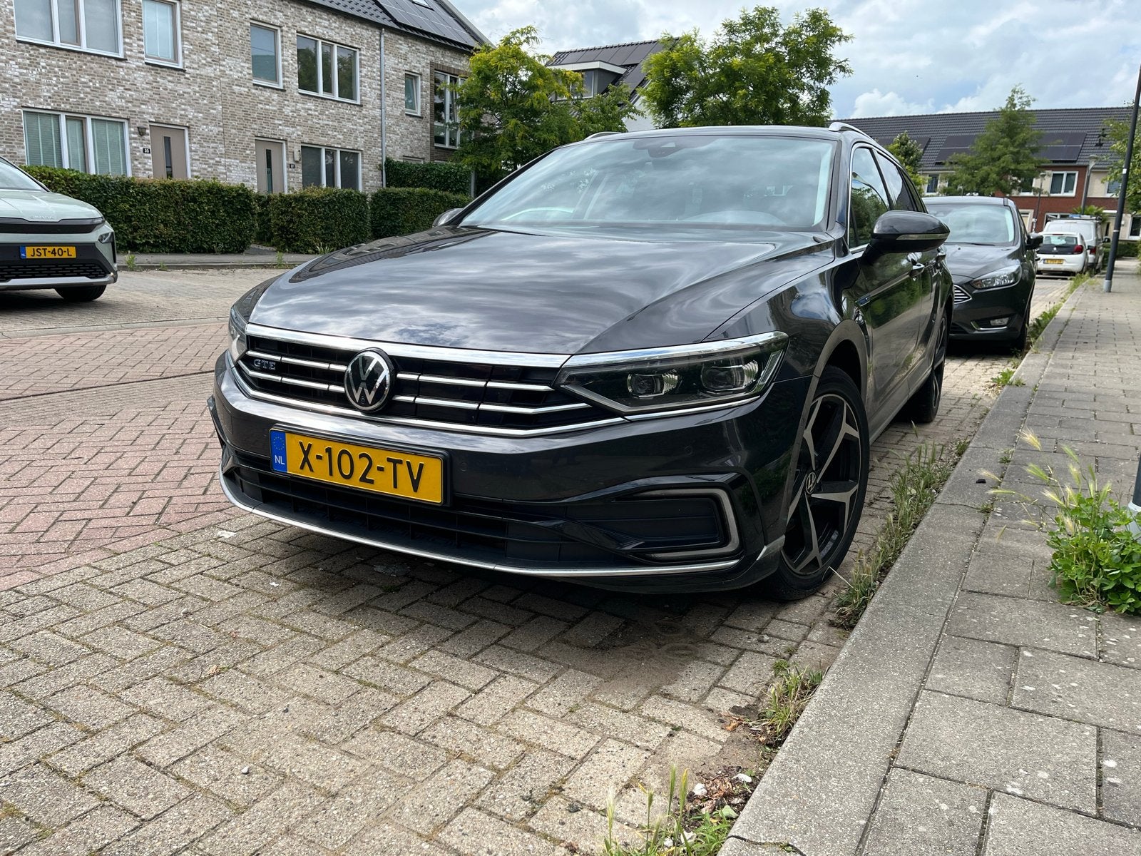 Volkswagen Passat 1.4 TSI Phev 218pk 6-DSG 2020 Grijs, Auto's, Volkswagen, Plug-in hybride, 1600 kg, 102 €/maand, Passat