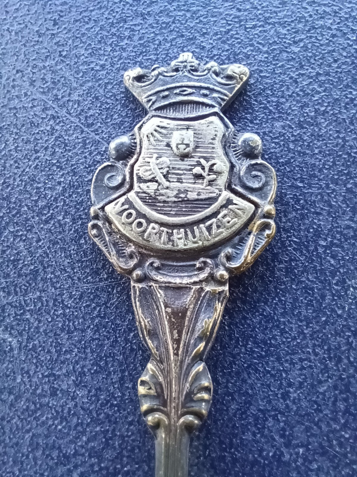 2 Zijdig theelepeltje Voorthuizen Nederland (wapenschildjes, Ophalen of Verzenden
