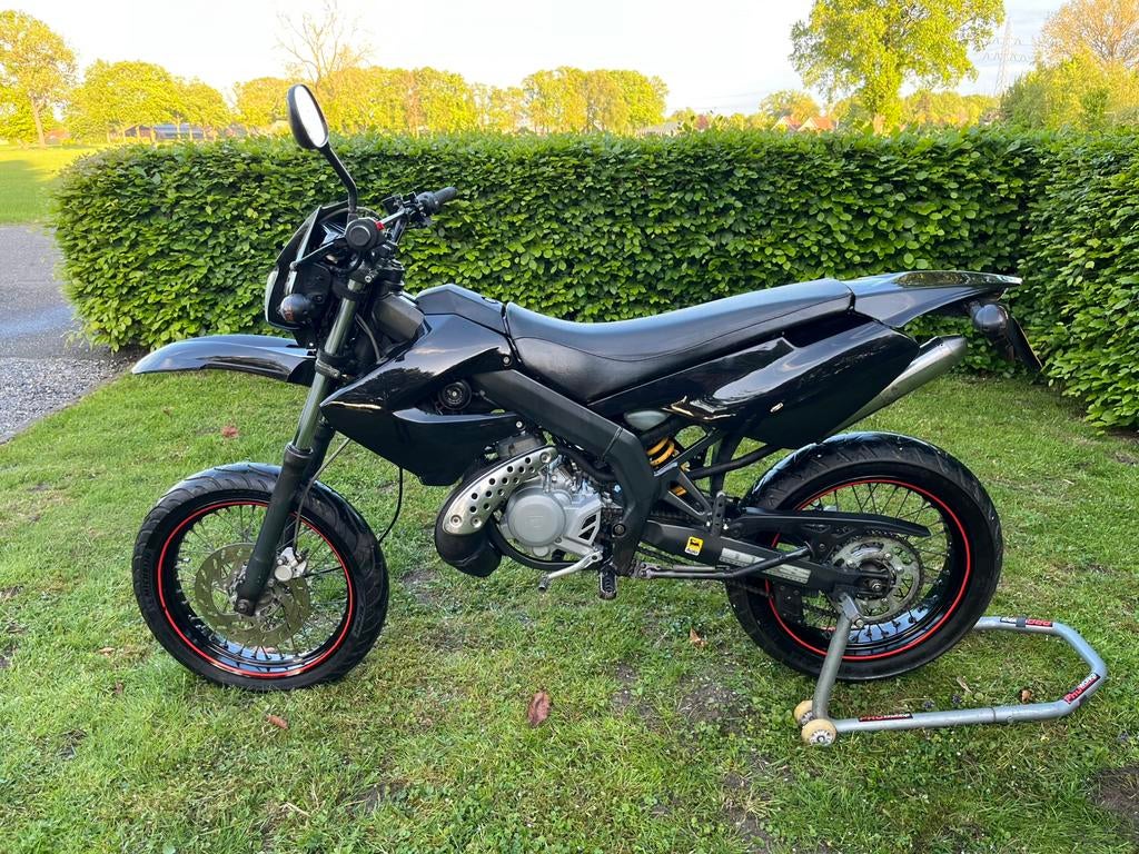 Derbi senda xtreme 2009 schakelbrommer, Fietsen en Brommers, Brommers | Derbi, Ophalen, 6 versnellingen, 50 cc