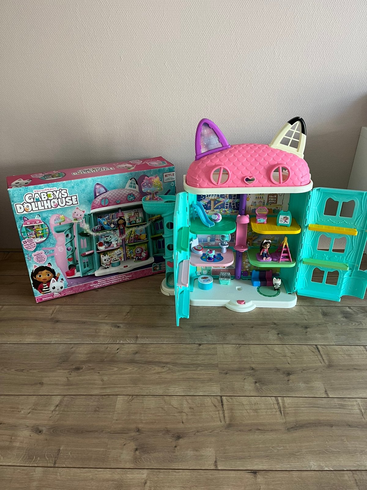Gabbys poppenhuis incl accessoires, Ophalen, Zo goed als nieuw, Poppenhuis