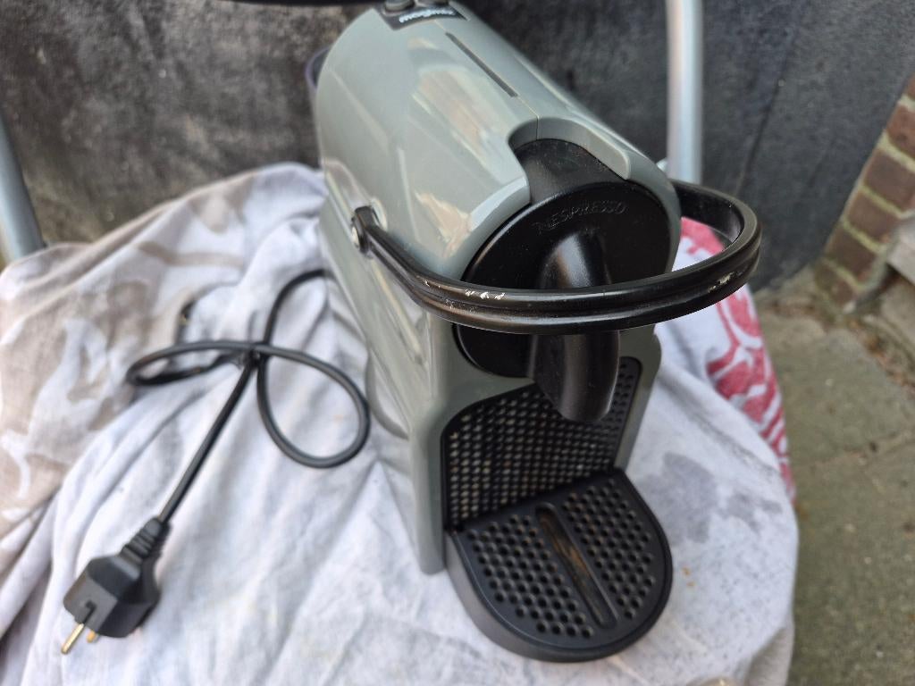 Magimix Nespresso Inissia M105, grijs, Koffiezetapparaat, Ophalen, Gebruikt