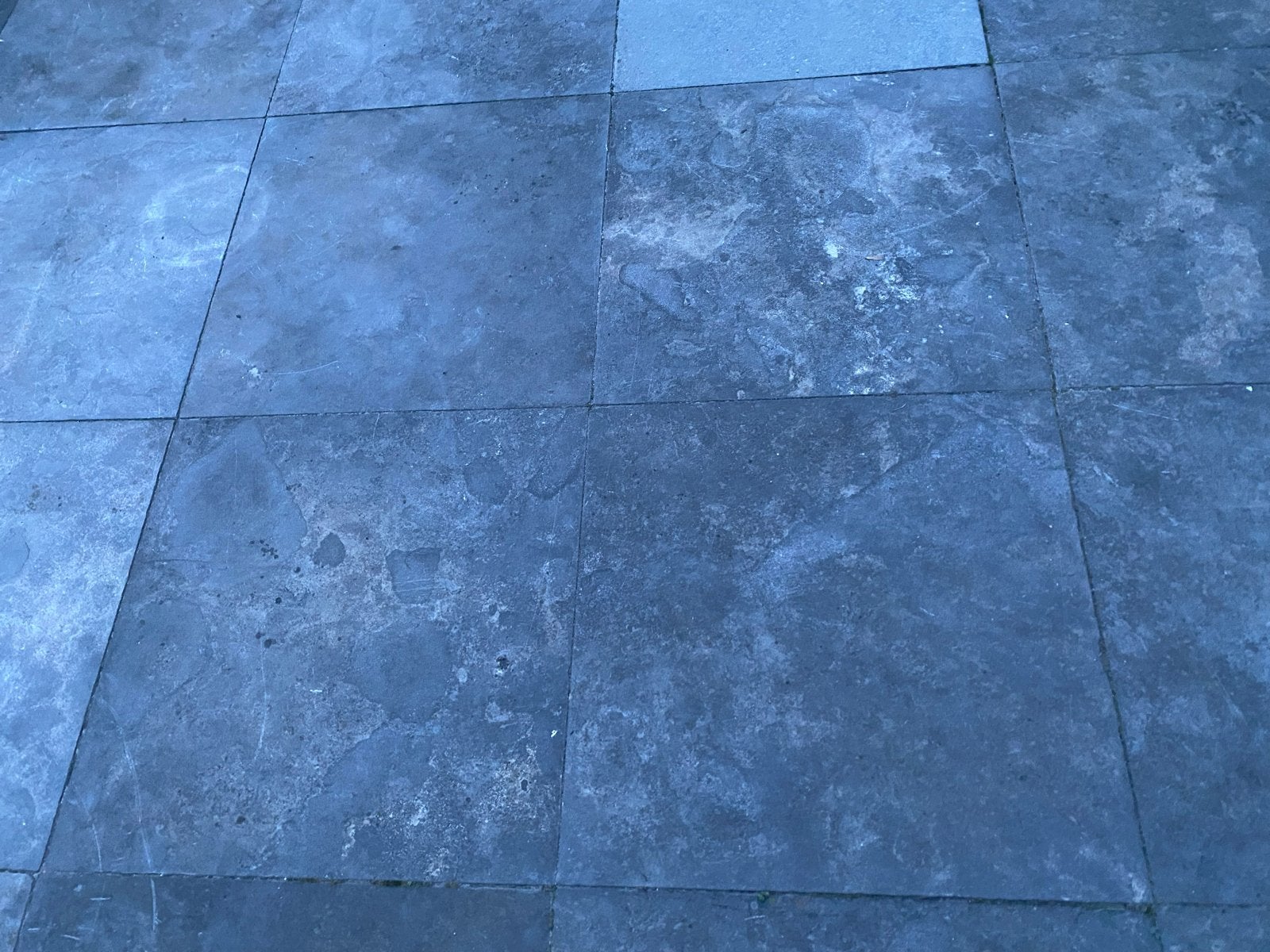 Gezocht: Chinese hardstenen tegels 60x60cm blauwgrijs, 60 cm of meer, Gebruikt, Hardsteen, Ophalen of Verzenden