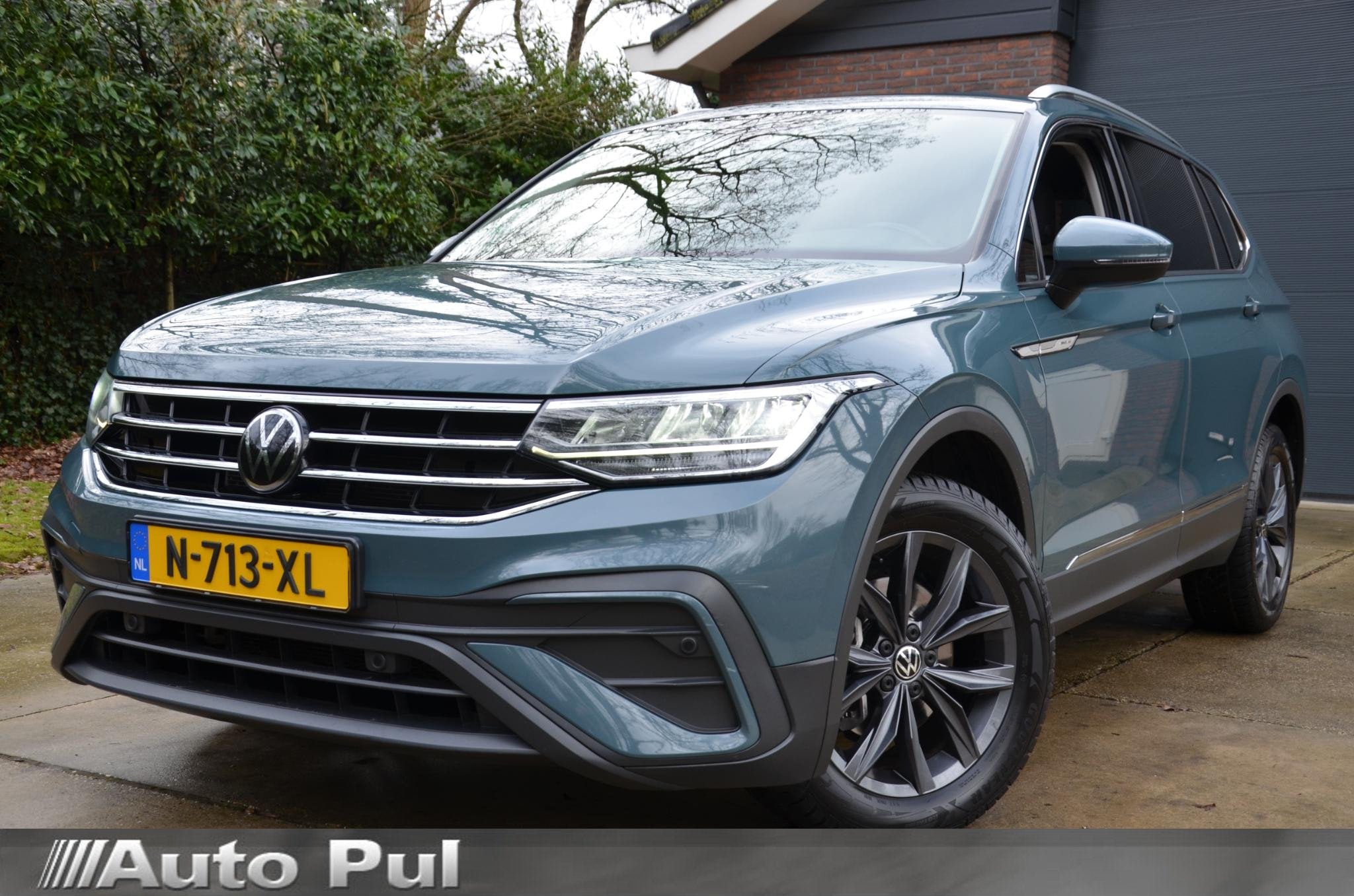 Volkswagen Tiguan Allspace 1.5 TSI Life Business 7 Persoons, Stof, 4 cilinders, 150 pk, Blauw