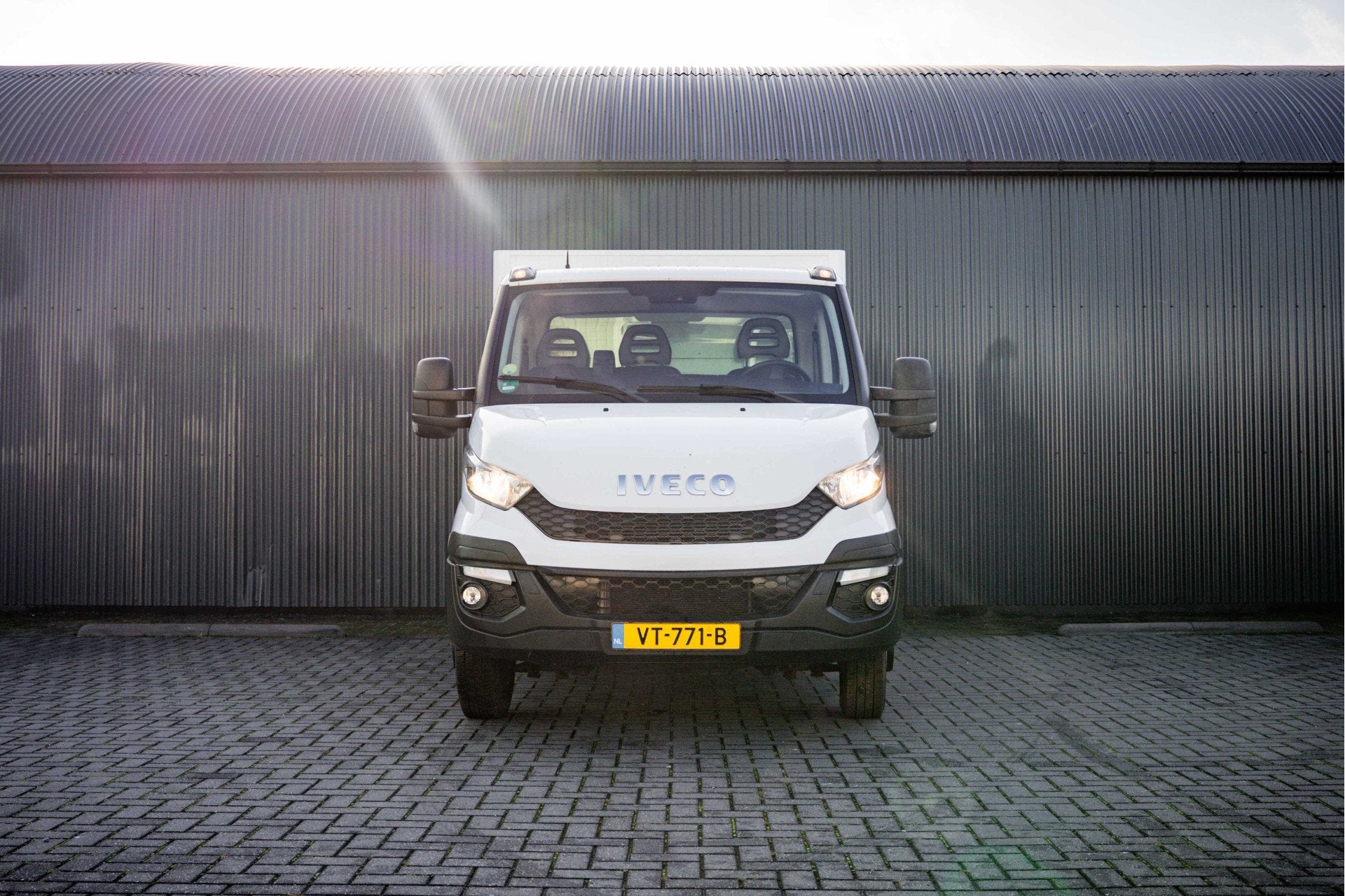 Iveco Daily 40C17 3.0L | 170 PK | 3-Zits | Navi | Climate |, Auto's, Euro 5, Zwart, 4 cilinders, Iveco