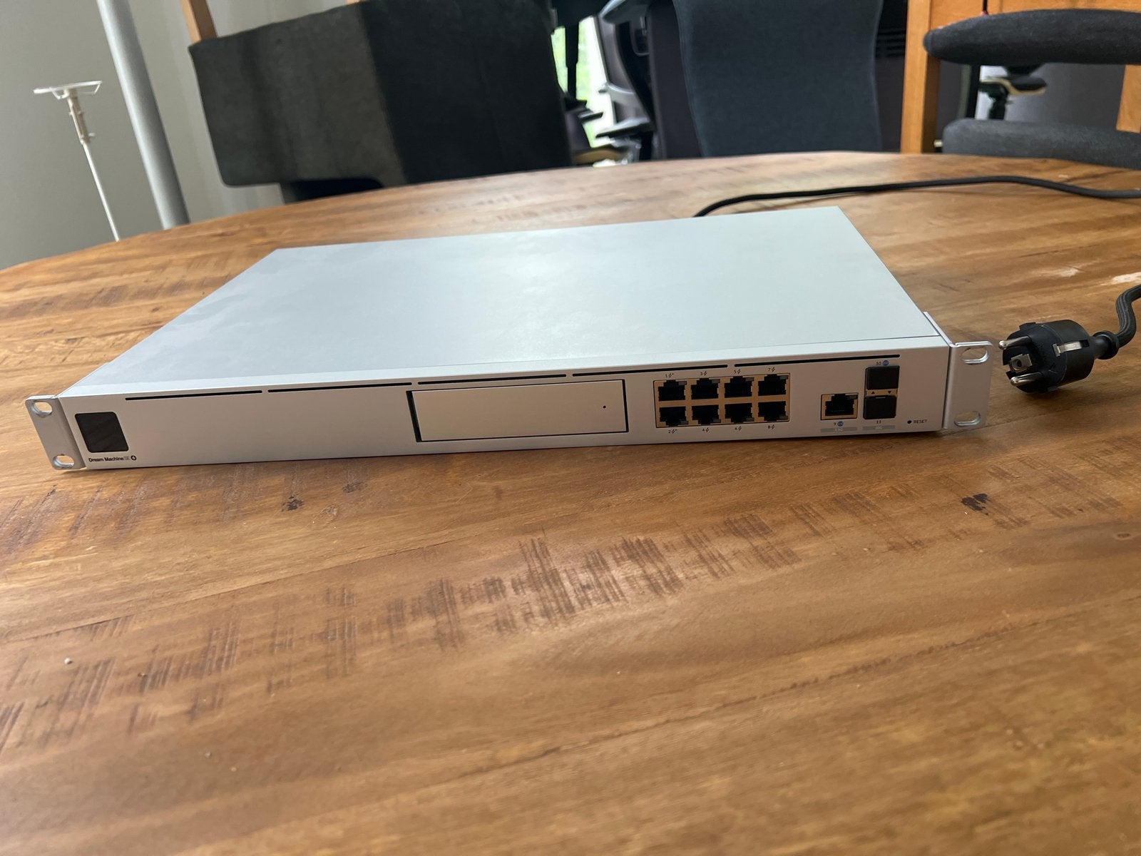 Ubiquiti Dream Machine SE - Krachtige Netwerkoplossing, Computers en Software, Netwerk switches, Ophalen of Verzenden, Zo goed als nieuw