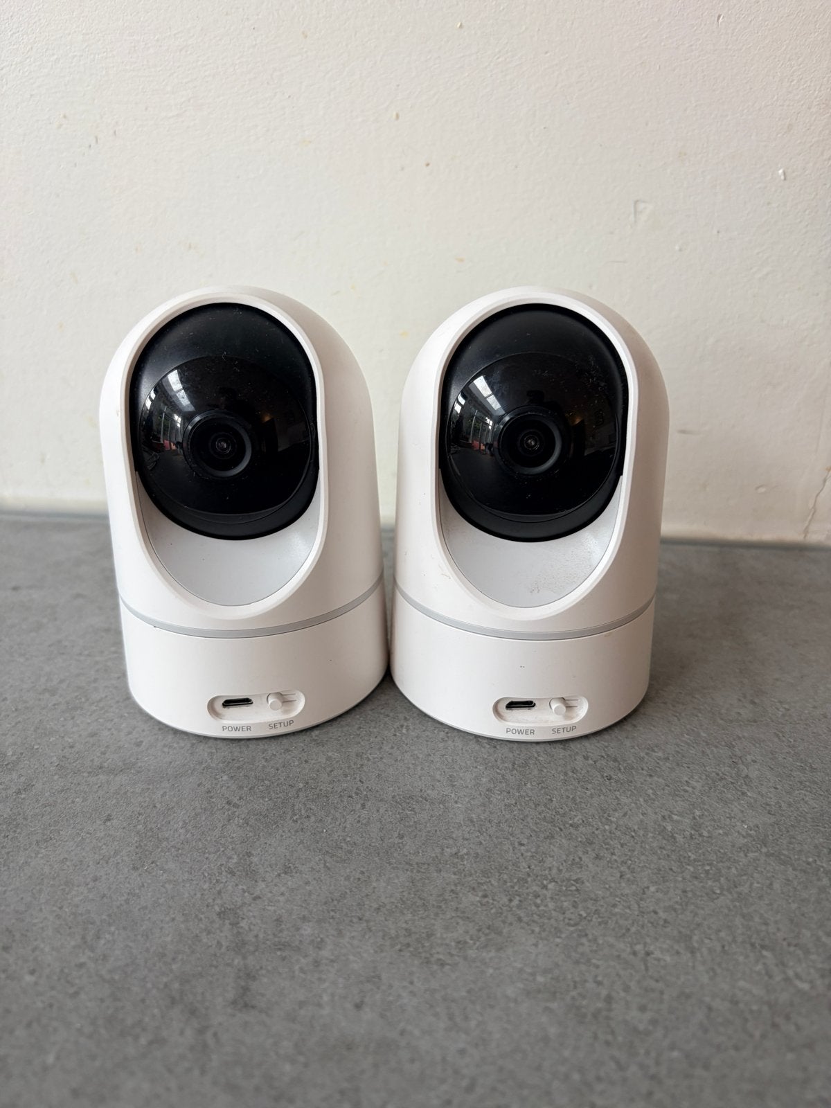 Eufy Indoor Cam E220 Beveiligingscamera's ( 2 stuks of 1 ), Audio, Tv en Foto, Ophalen of Verzenden, Zo goed als nieuw, Binnencamera