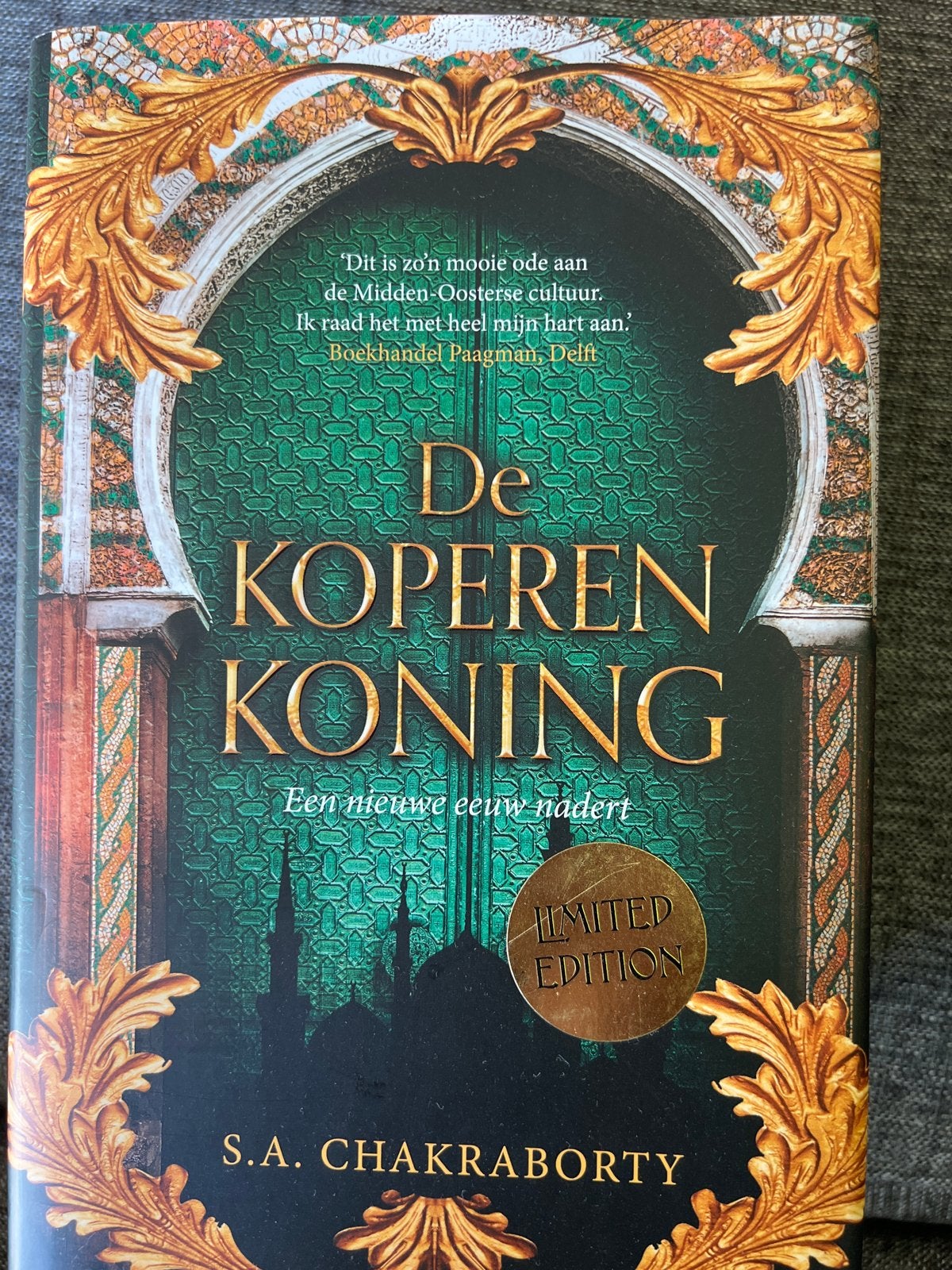 Limited edition serie van S.A. Chakraborty, Boeken, Fantasy, Ophalen of Verzenden, Nieuw