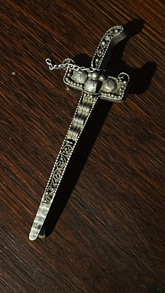 Vintage zilveren broche, Indonesische kris (dolk), Antiek en Kunst, Ophalen of Verzenden